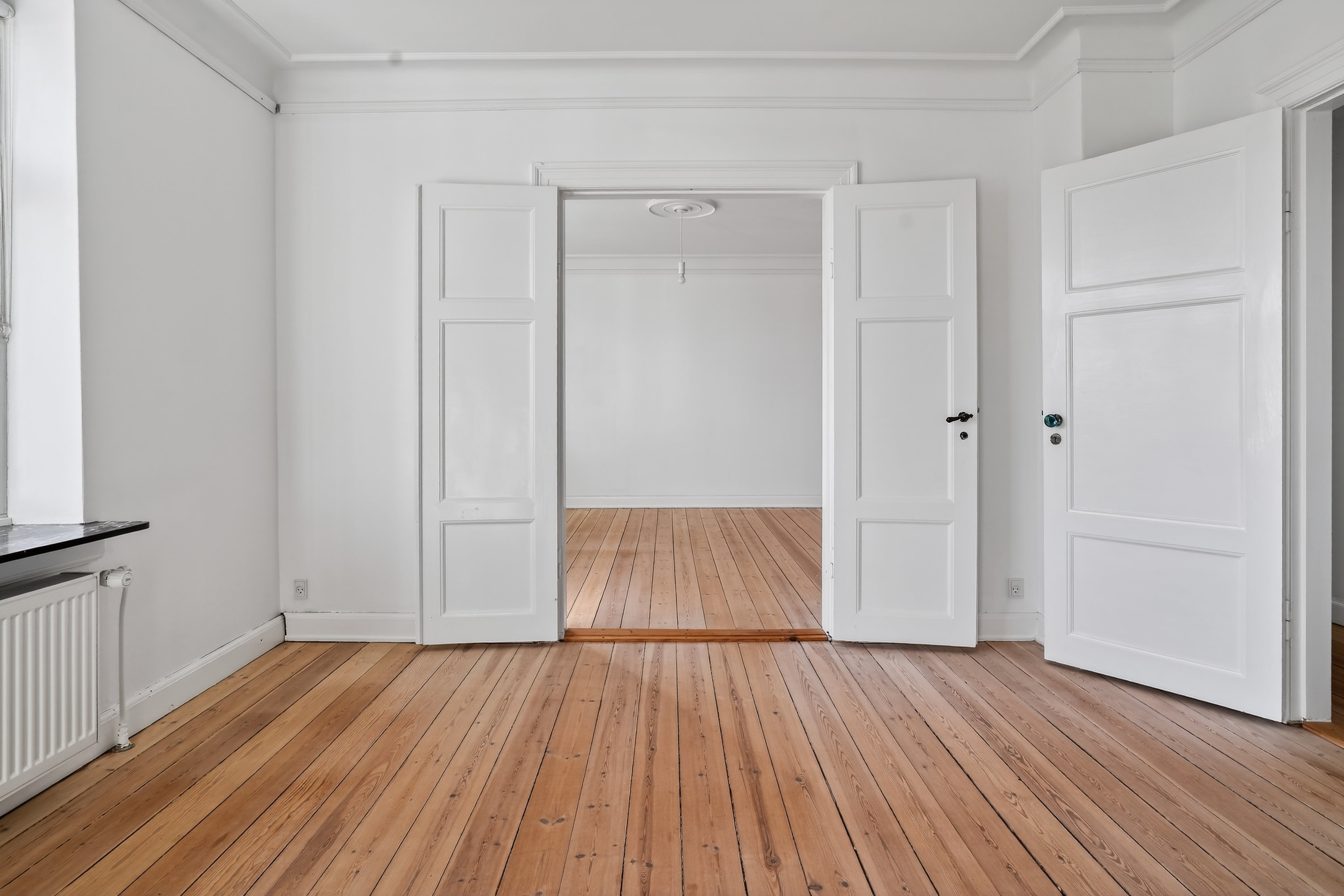 Fremhævet stue billede i fuldskærmstilstand. Billede af Rosenvænget 5, 3000 Helsingør