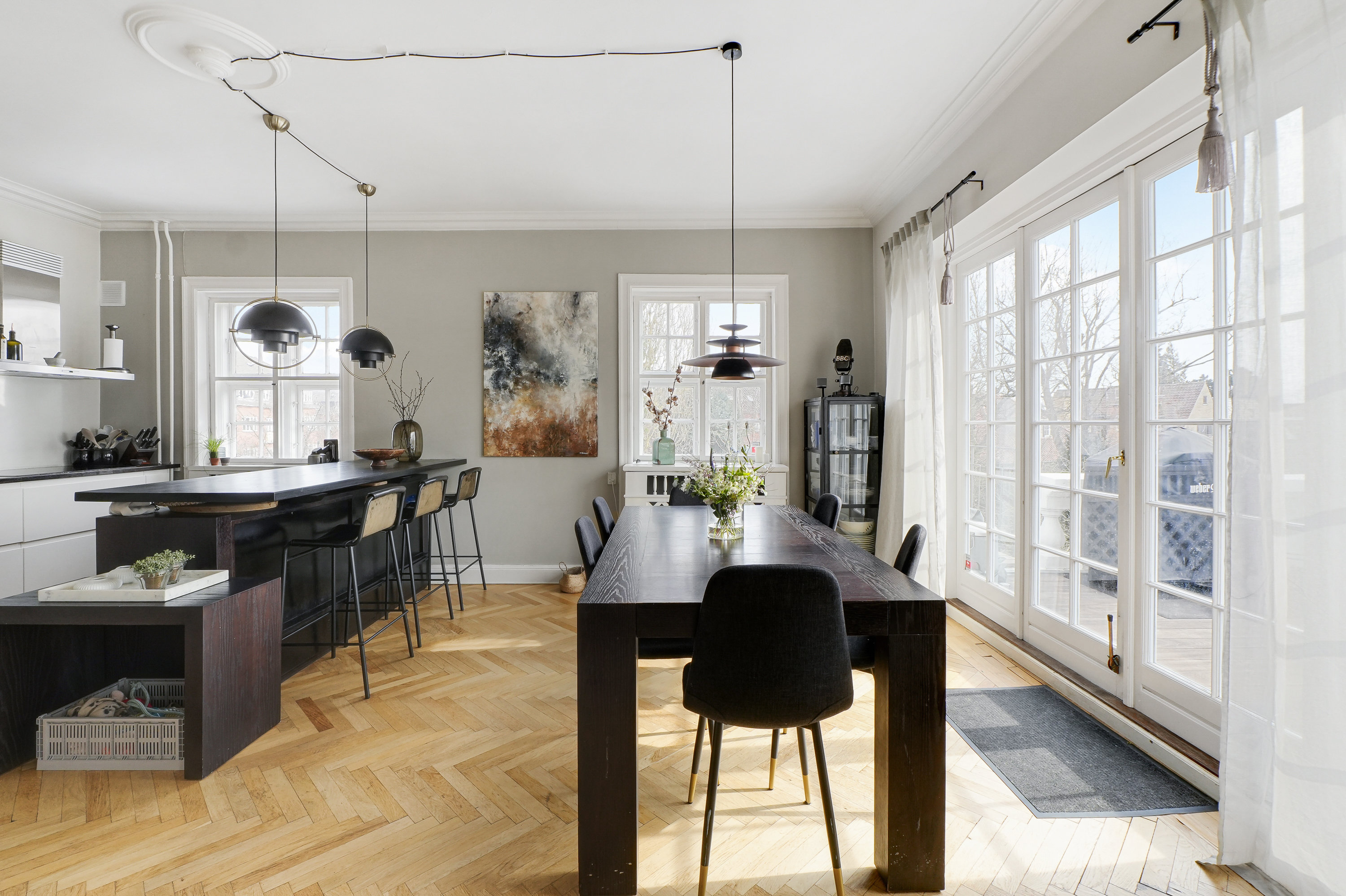 Fremhævet stue billede i fuldskærmstilstand. Billede af Kildegårdsvej 31B, 2900 Hellerup