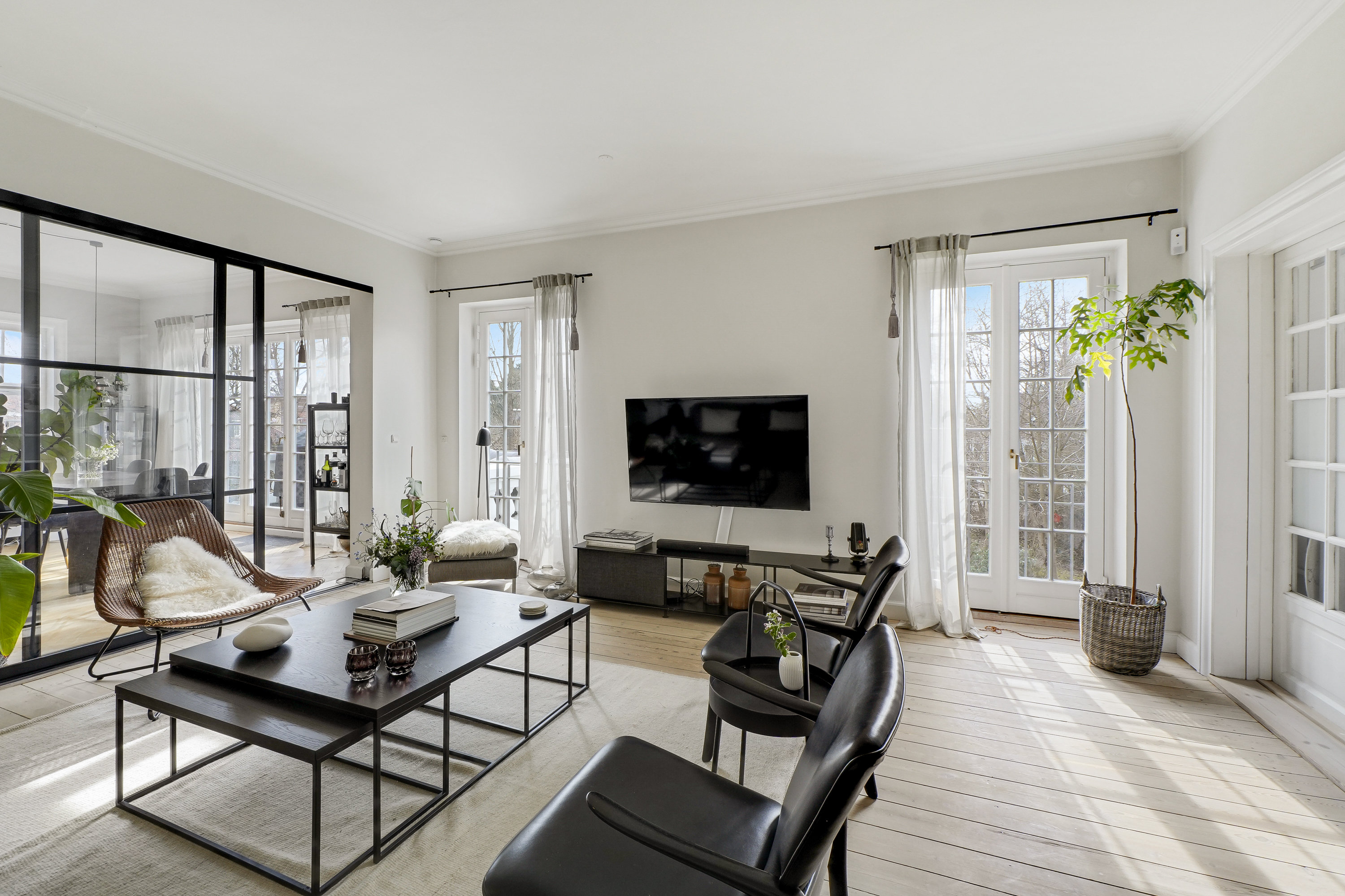 Fremhævet stue billede i fuldskærmstilstand. Billede af Kildegårdsvej 31B, 2900 Hellerup