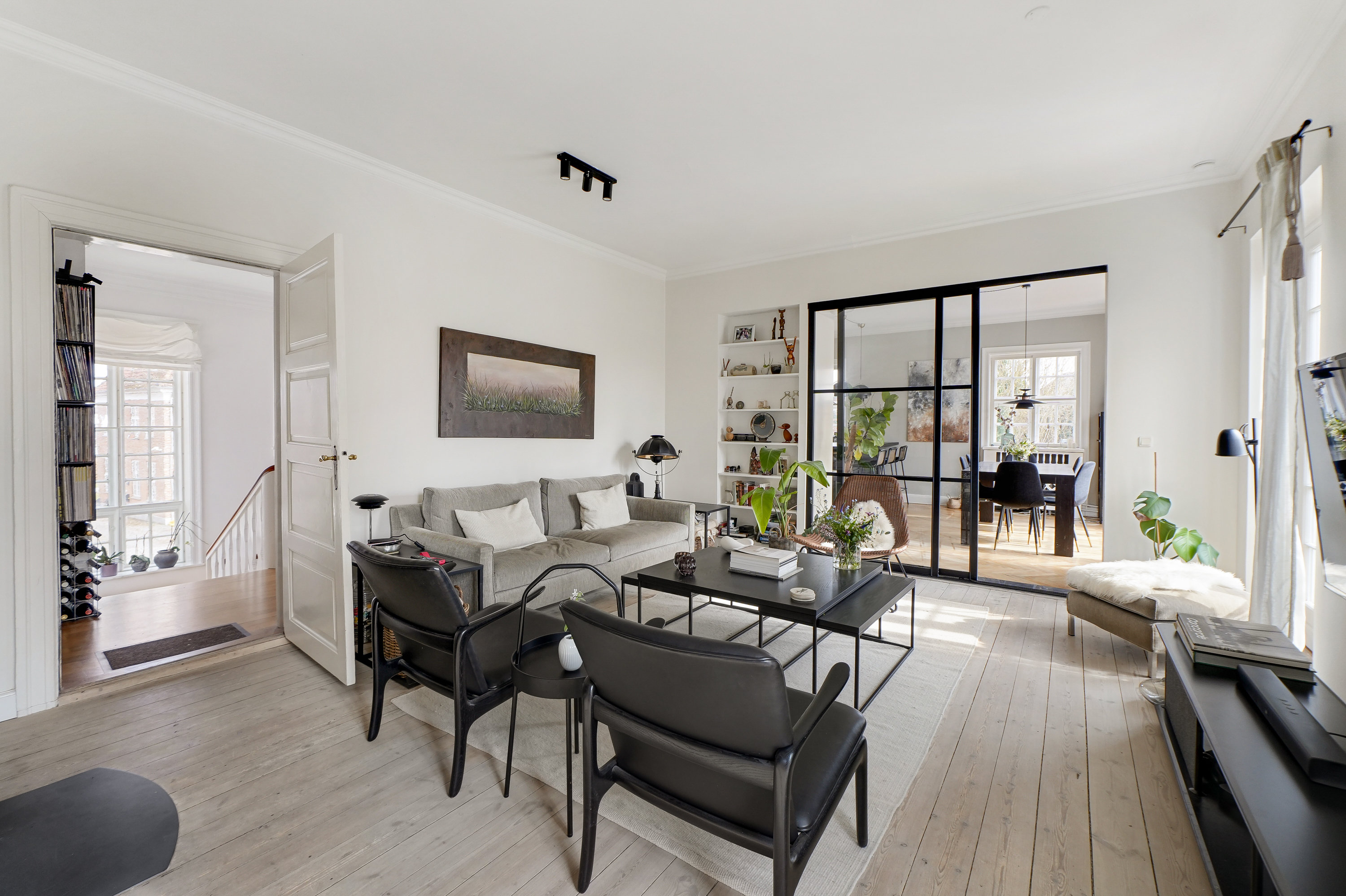 Fremhævet stue billede i fuldskærmstilstand. Billede af Kildegårdsvej 31B, 2900 Hellerup