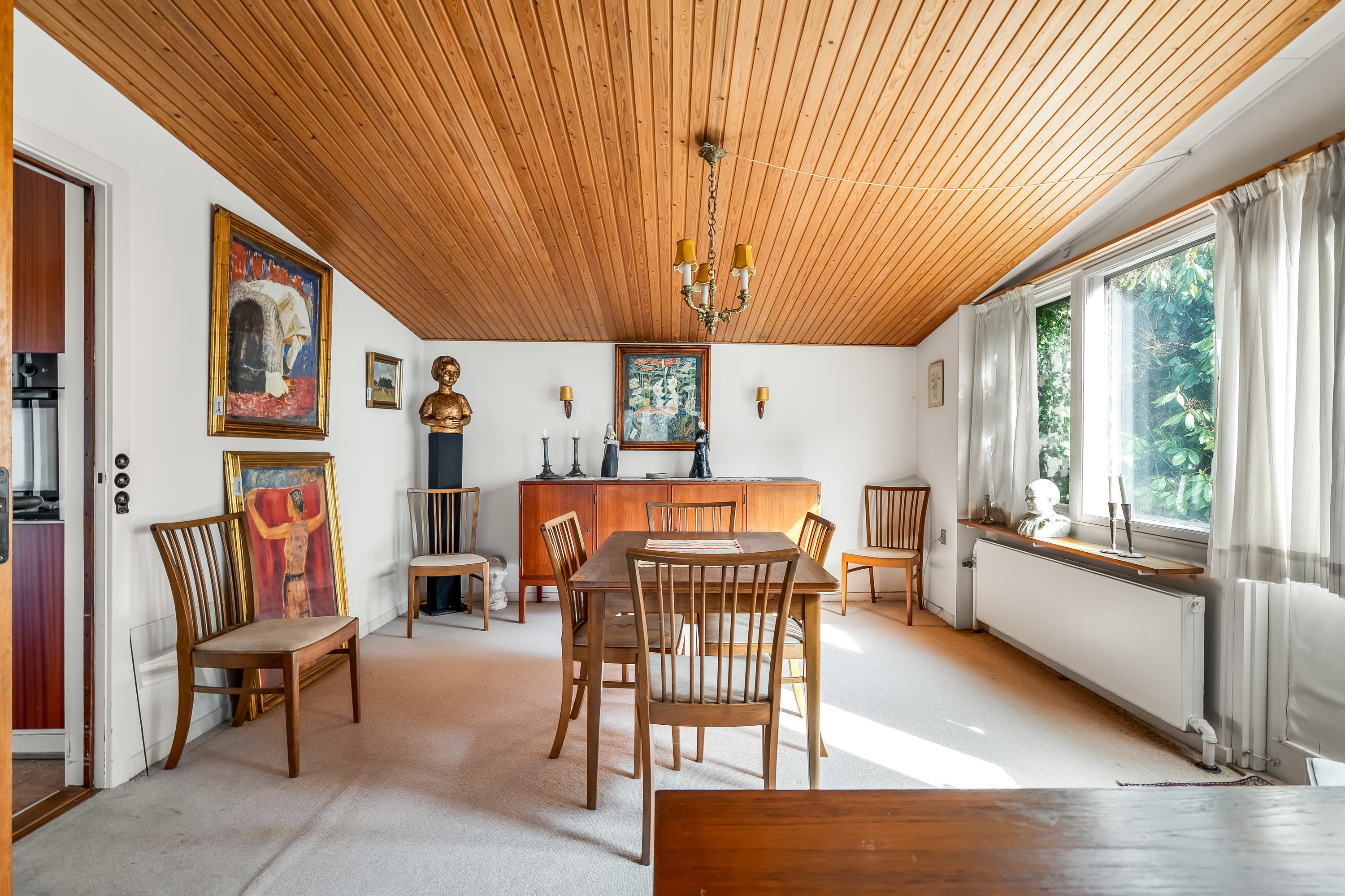 Fremhævet stue billede i fuldskærmstilstand. Billede af Skovtoftebakken 11, 2830 Virum