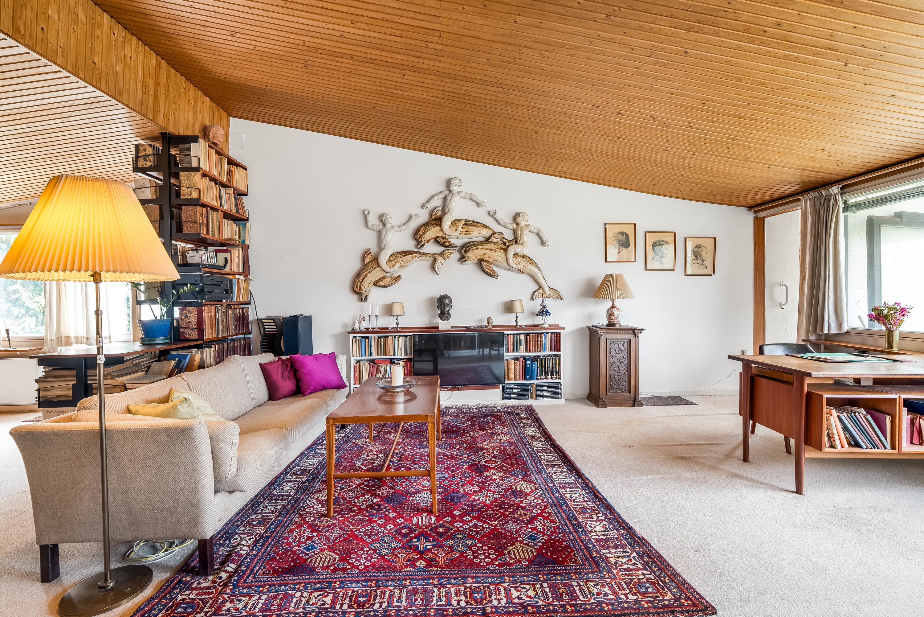 Fremhævet stue billede i fuldskærmstilstand. Billede af Skovtoftebakken 11, 2830 Virum