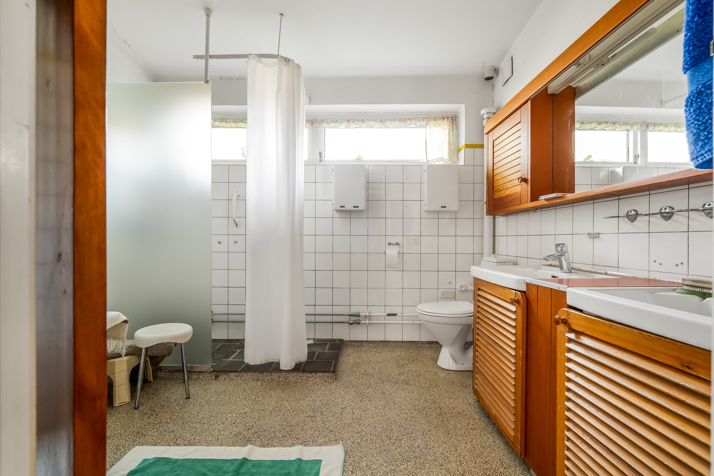 Fremhævet badeværelse billede i fuldskærmstilstand. Billede af Skovtoftebakken 11, 2830 Virum