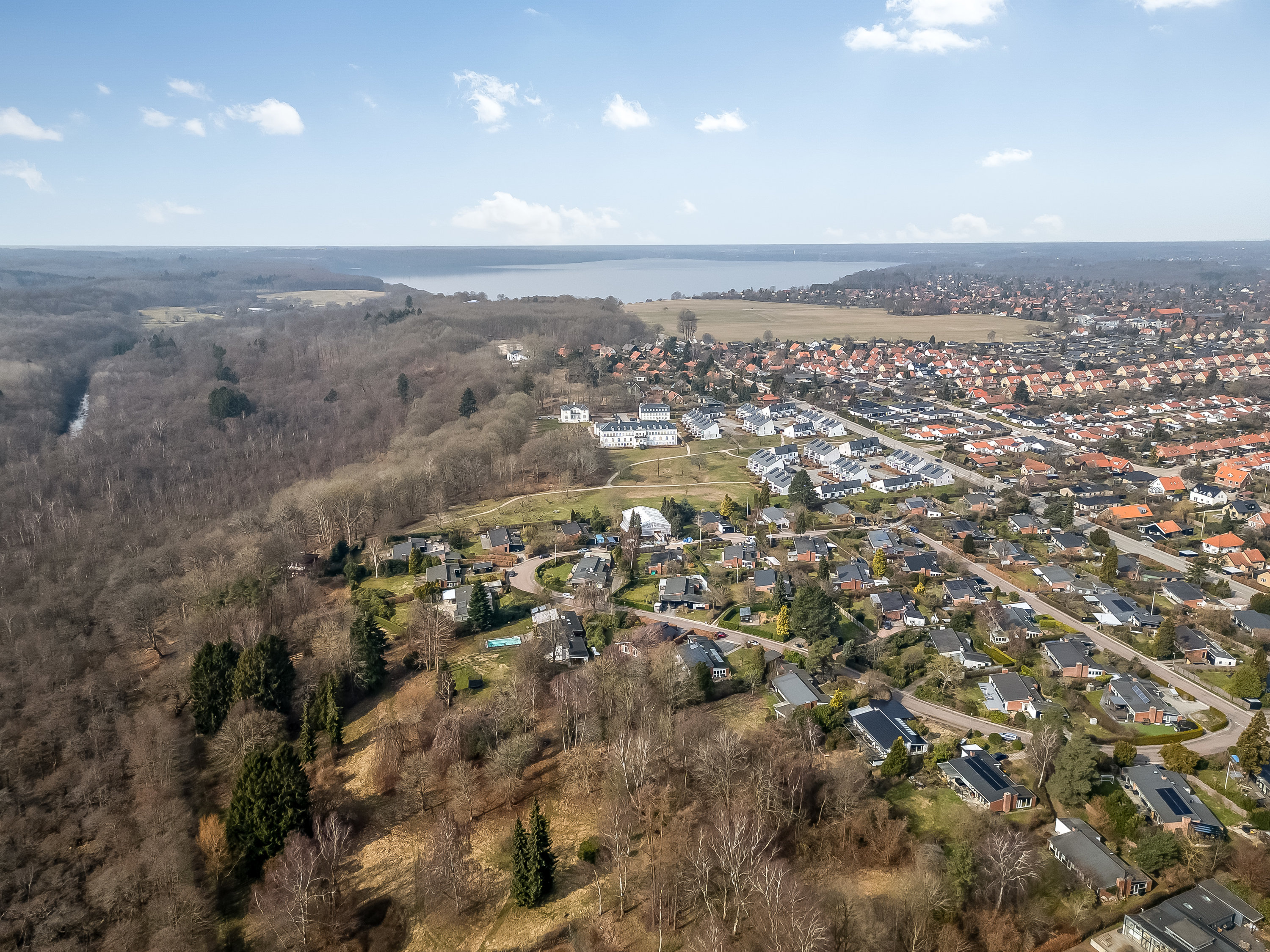 Fremhævet luftfoto billede i fuldskærmstilstand. Billede af Skovtoftebakken 11, 2830 Virum