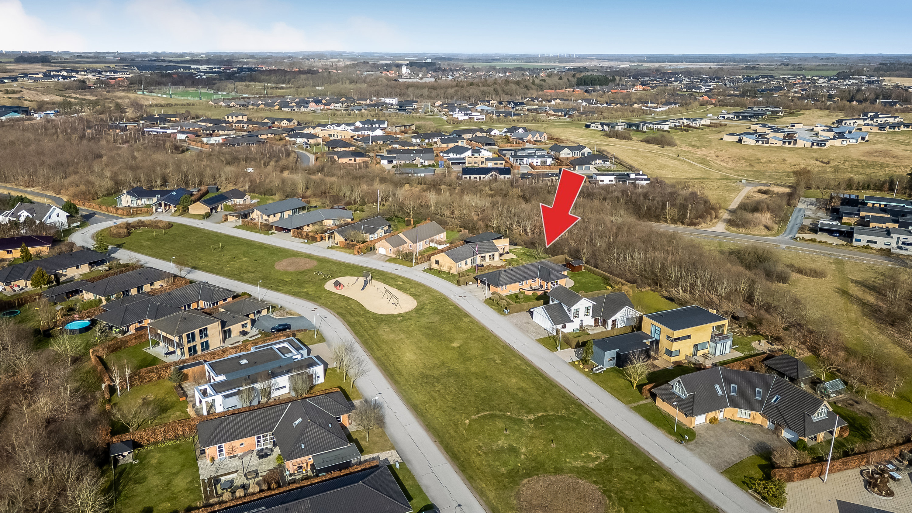 Fremhævet luftfoto billede i fuldskærmstilstand. Billede af Skovvikken 34, Mejrup, 7500 Holstebro