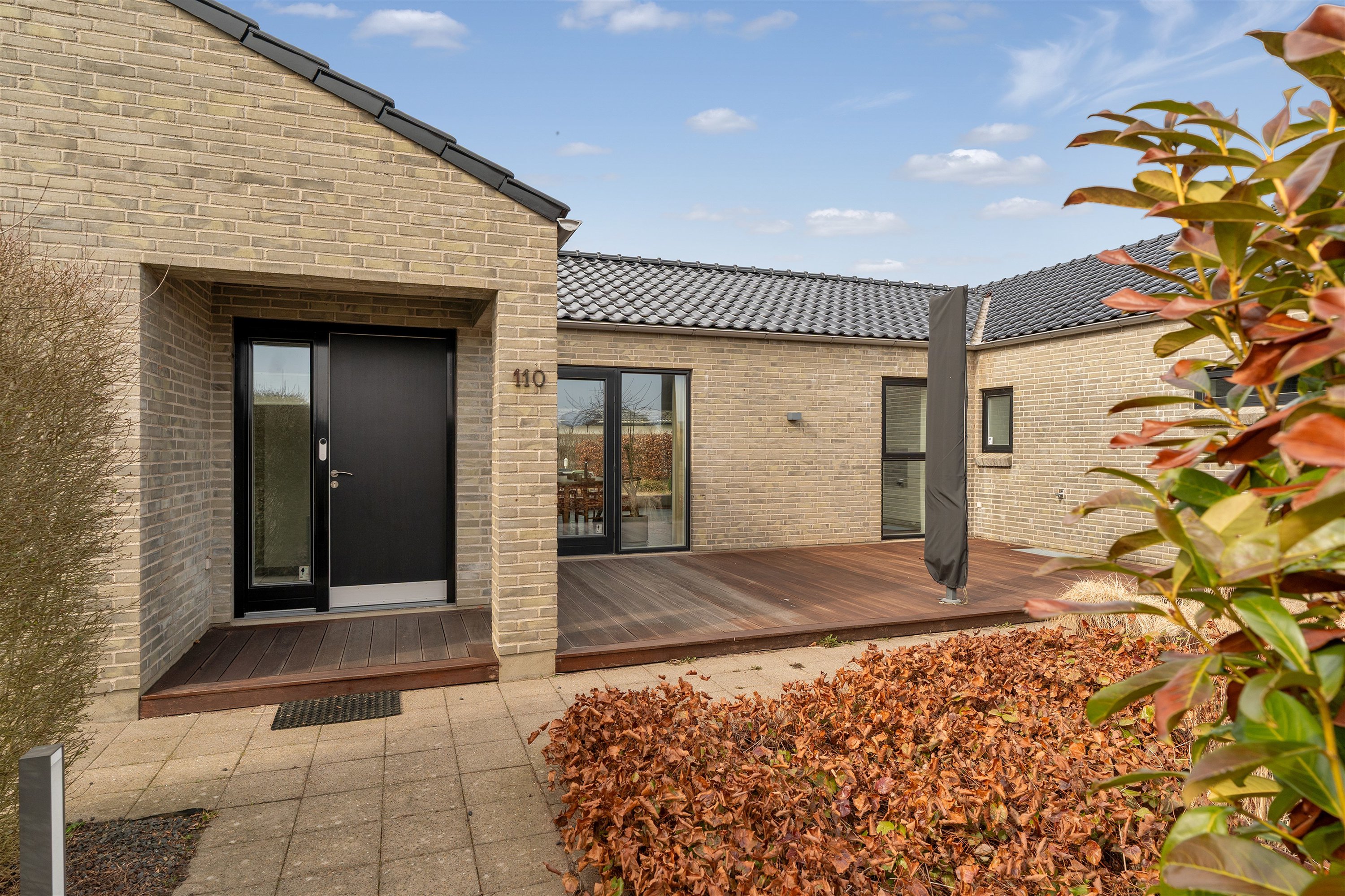 Fremhævet terrasse billede i fuldskærmstilstand. Billede af Lillevang 110, 7190 Billund