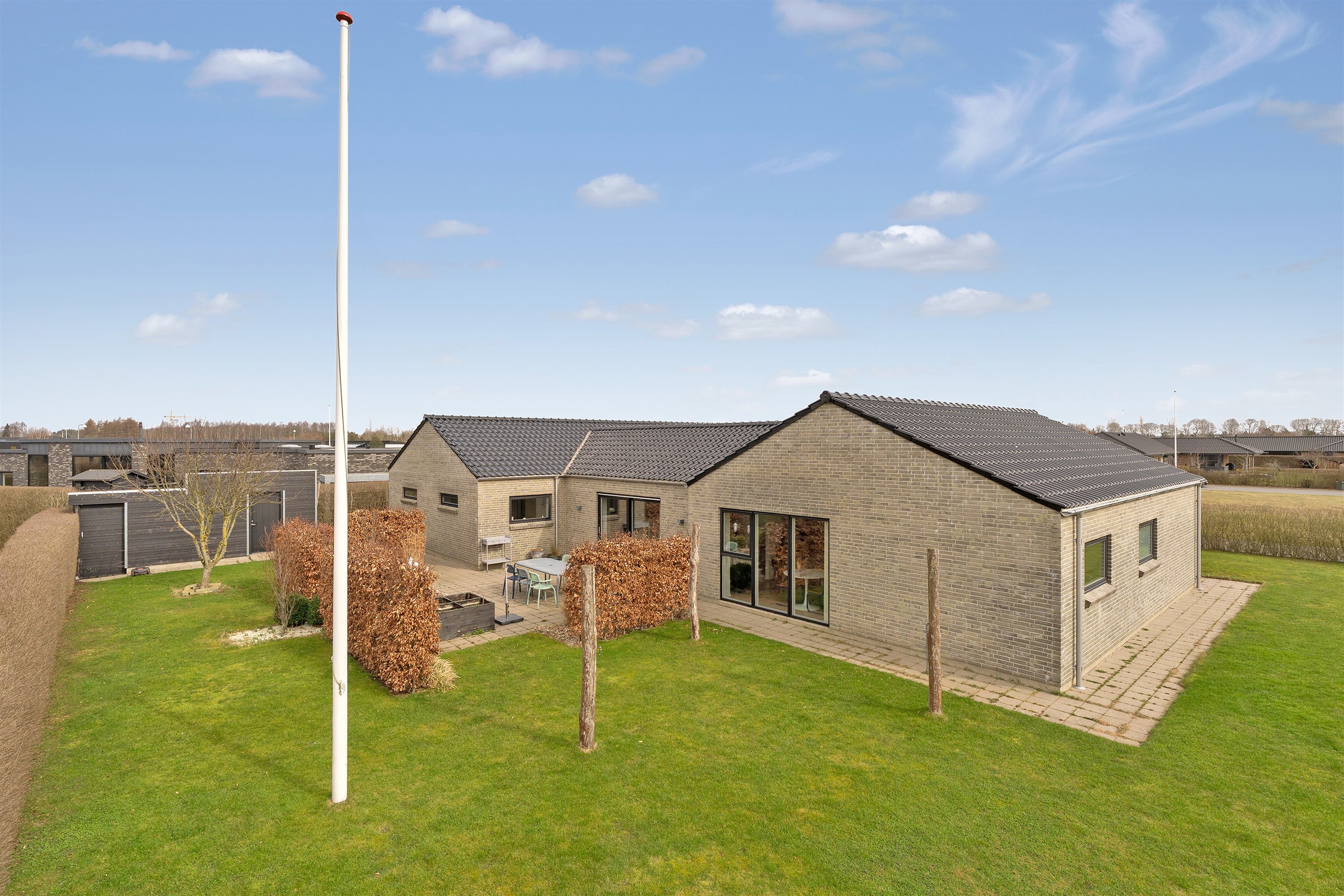 Miniaturebillede 1: ejendommen. Billede af Lillevang 110, 7190 Billund