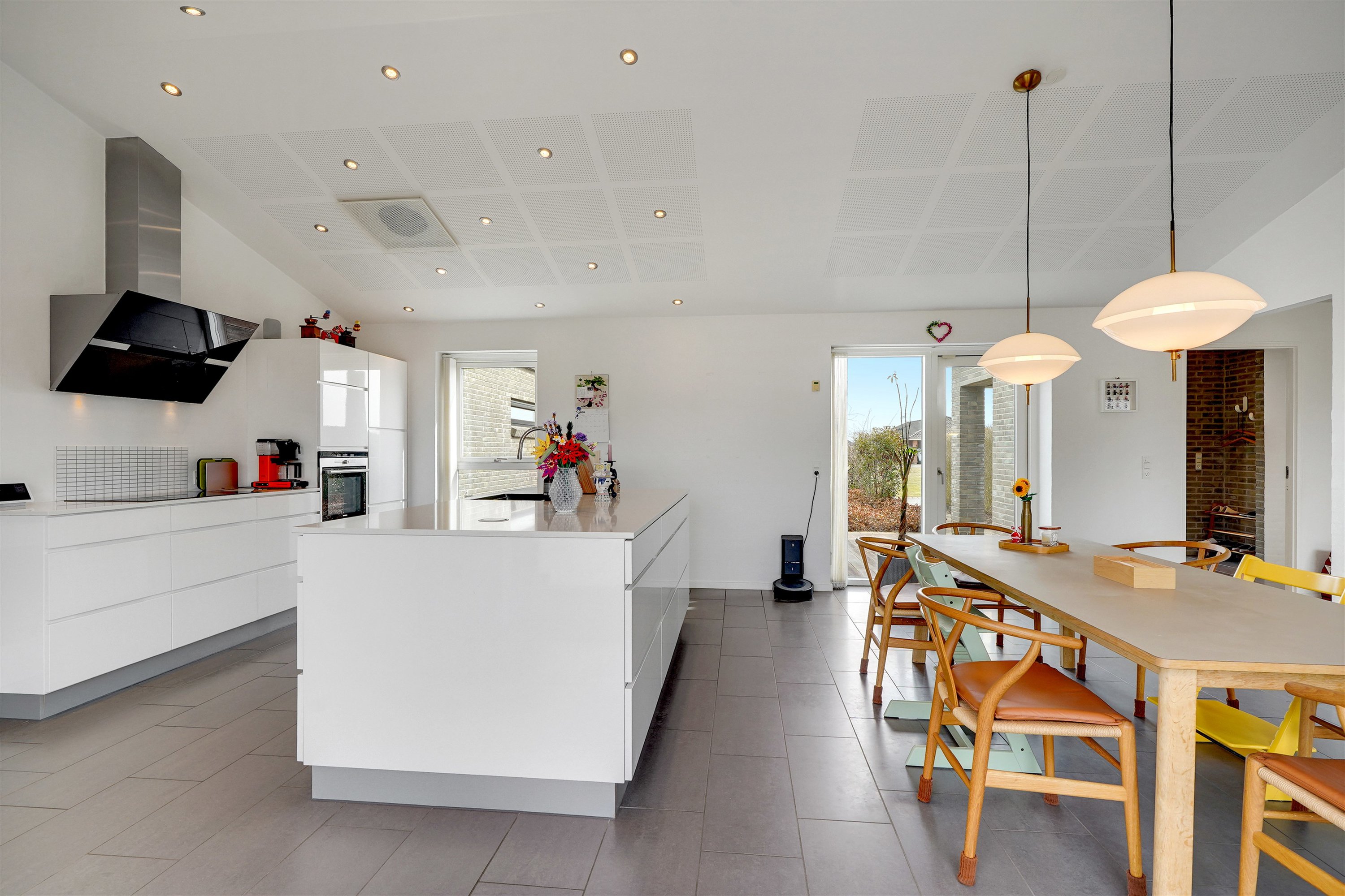 Fremhævet køkken billede i fuldskærmstilstand. Billede af Lillevang 110, 7190 Billund