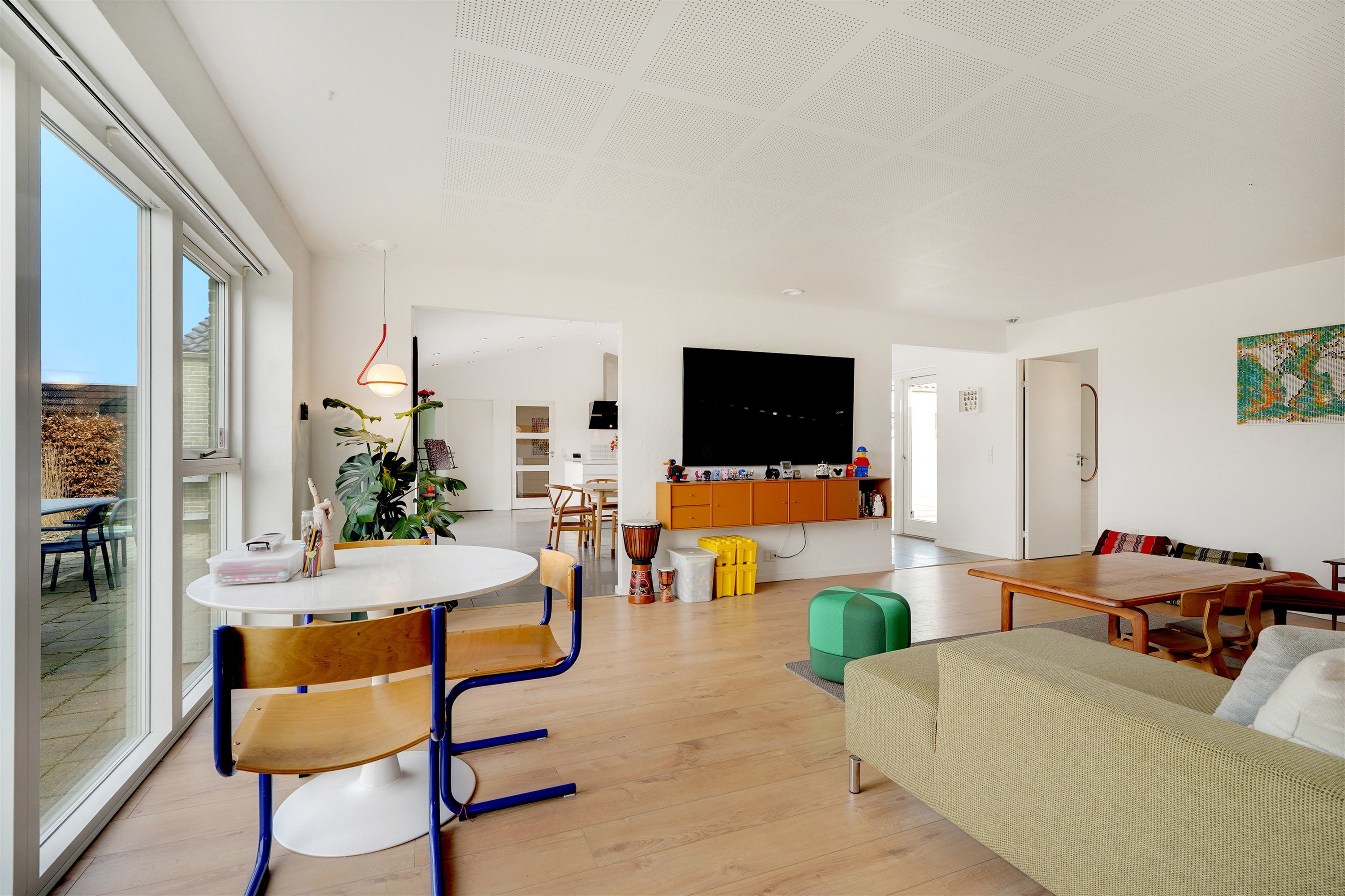 Fremhævet stue billede i fuldskærmstilstand. Billede af Lillevang 110, 7190 Billund