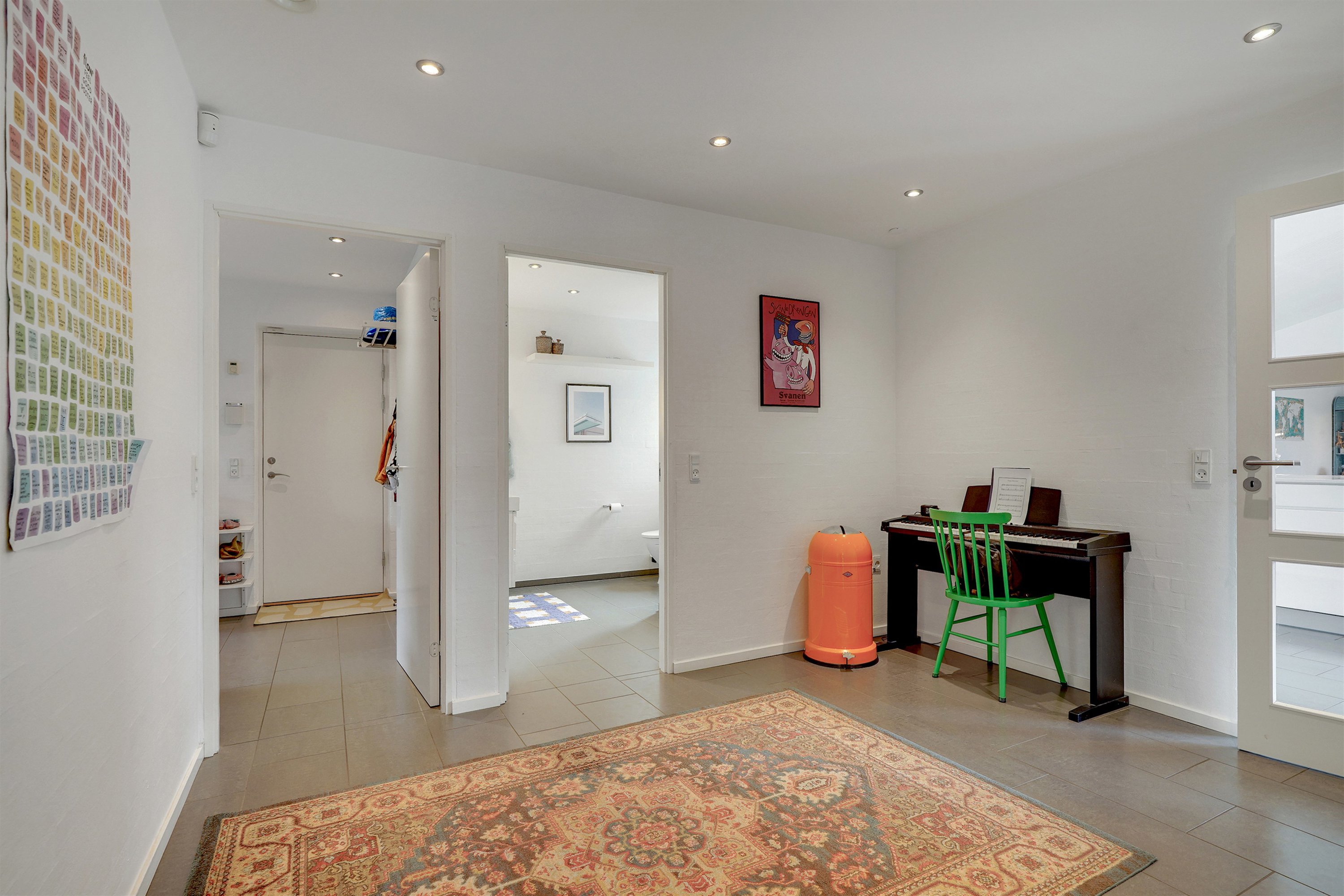 Fremhævet gang billede i fuldskærmstilstand. Billede af Lillevang 110, 7190 Billund