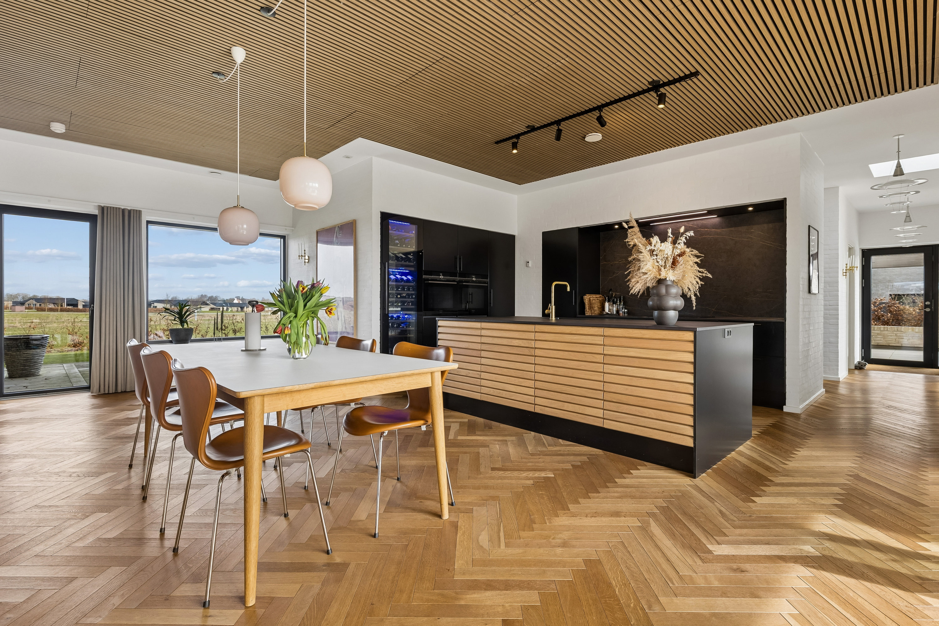 Fremhævet køkken/spisestue billede i fuldskærmstilstand. Billede af Lille Dalby Ager 6, 8722 Hedensted