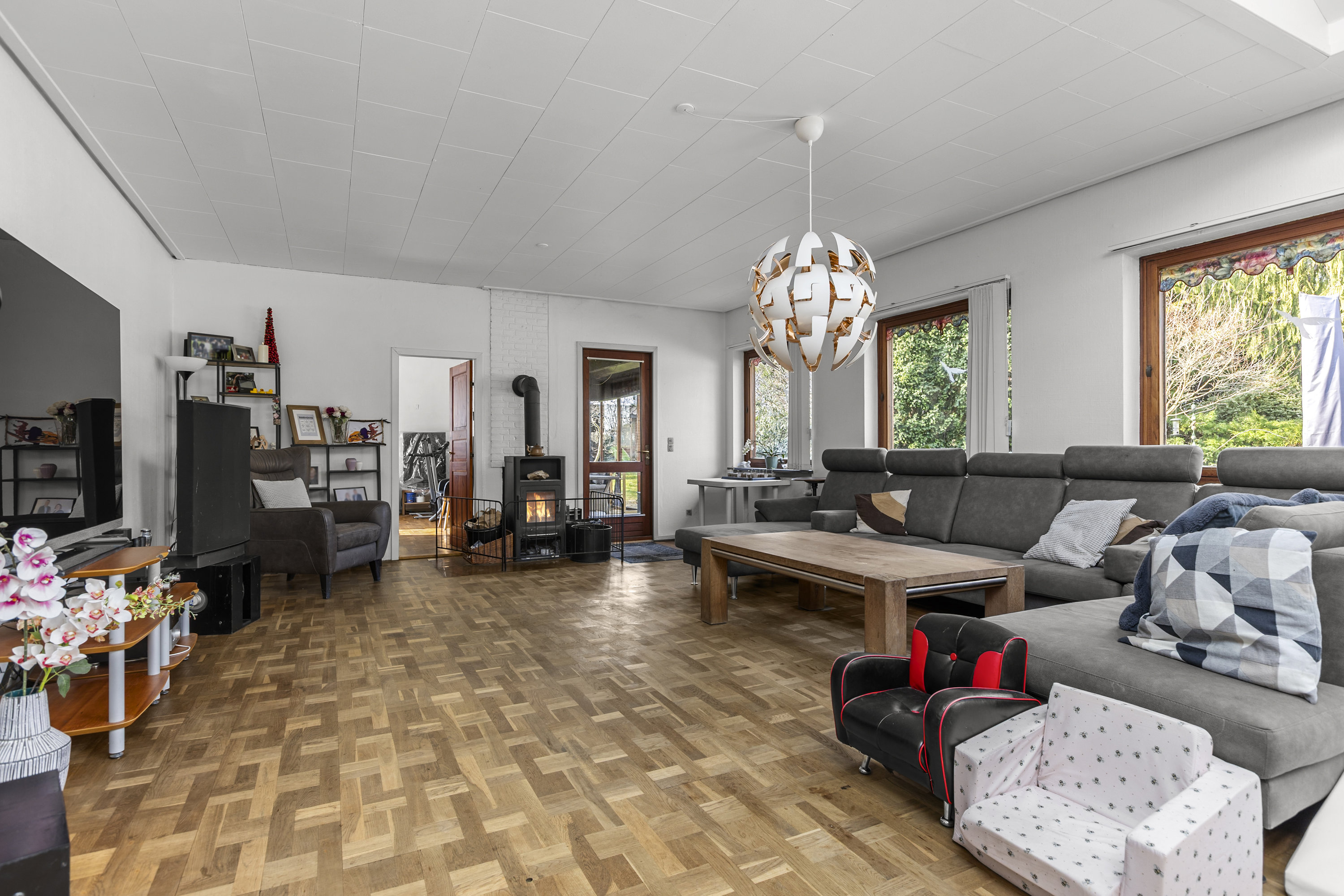 Fremhævet stue billede i fuldskærmstilstand. Billede af Klintemarksvej 19B, Tybjerg, 4100 Ringsted