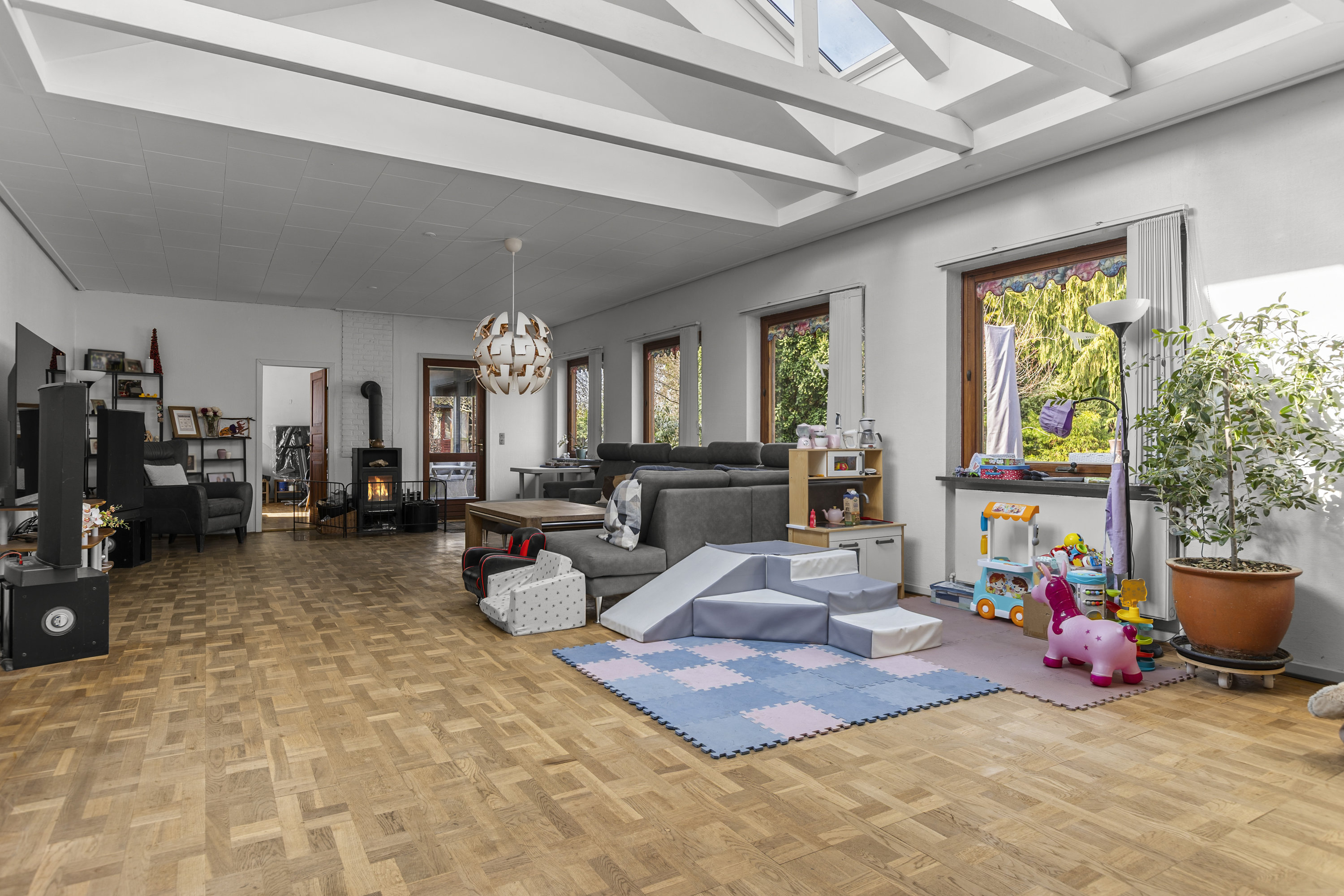 Fremhævet stue billede i fuldskærmstilstand. Billede af Klintemarksvej 19B, Tybjerg, 4100 Ringsted