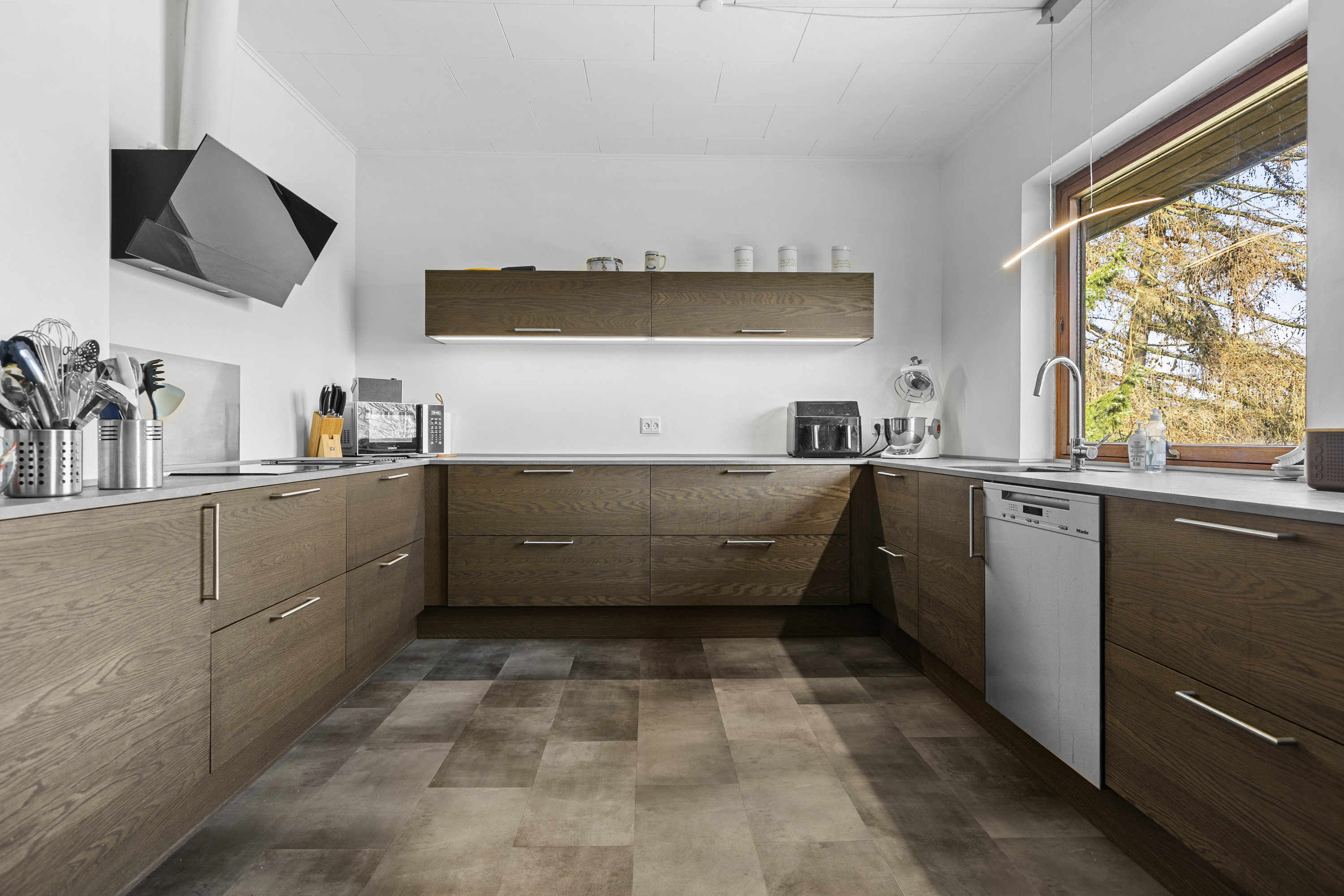 Fremhævet køkken billede i fuldskærmstilstand. Billede af Klintemarksvej 19B, Tybjerg, 4100 Ringsted