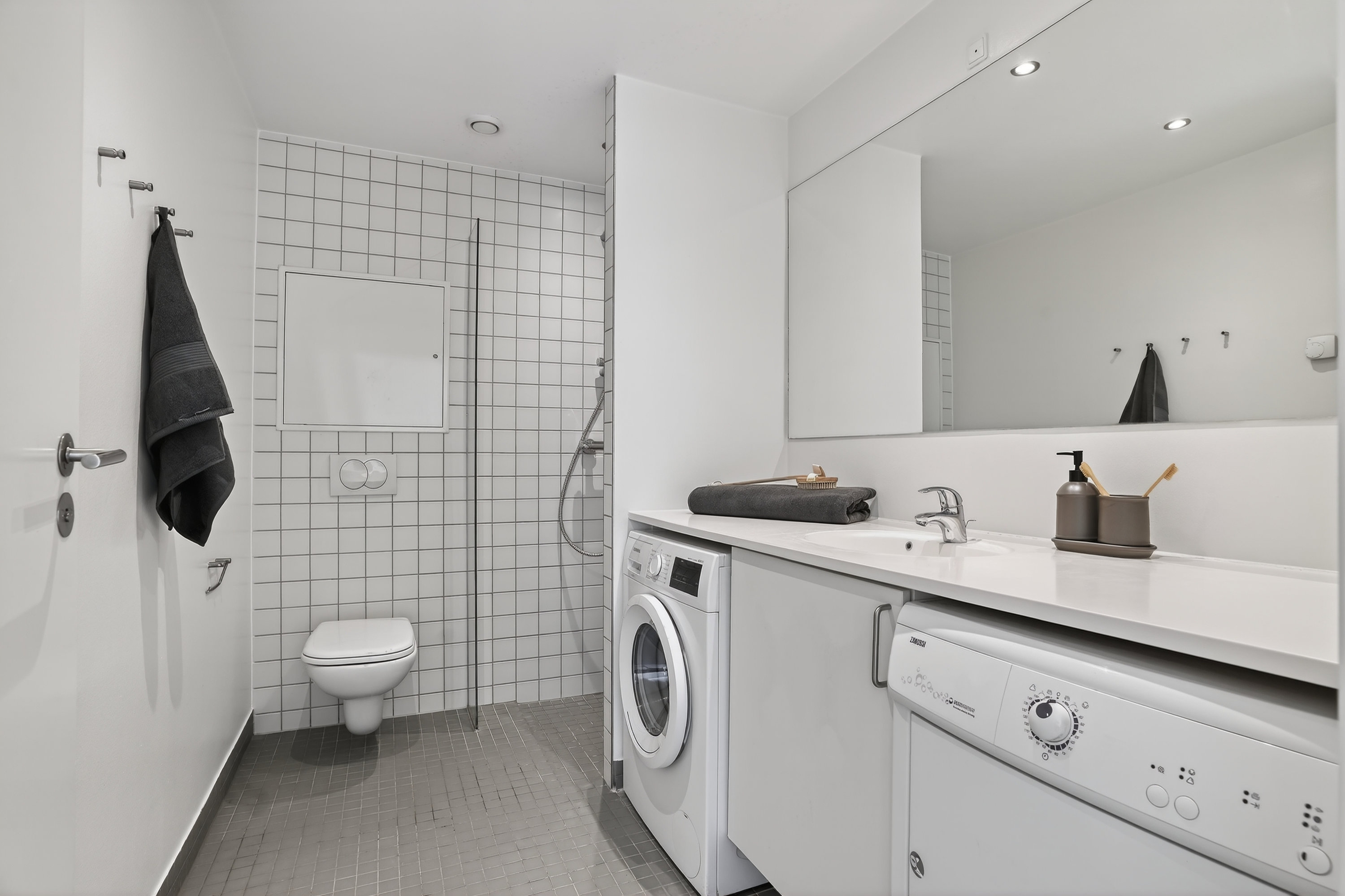 Fremhævet badeværelse billede i fuldskærmstilstand. Billede af Karin Nellemoses Vej 3, 1. th., 2500 Valby