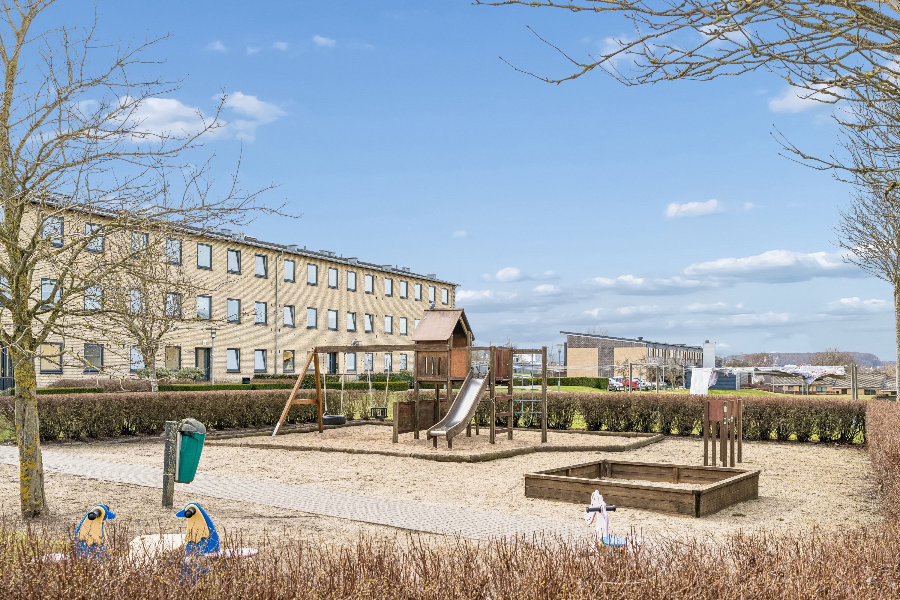 Fremhævet andet billede i fuldskærmstilstand. Billede af Roald Amundsens Vej 11, st.., 9210 Aalborg SØ