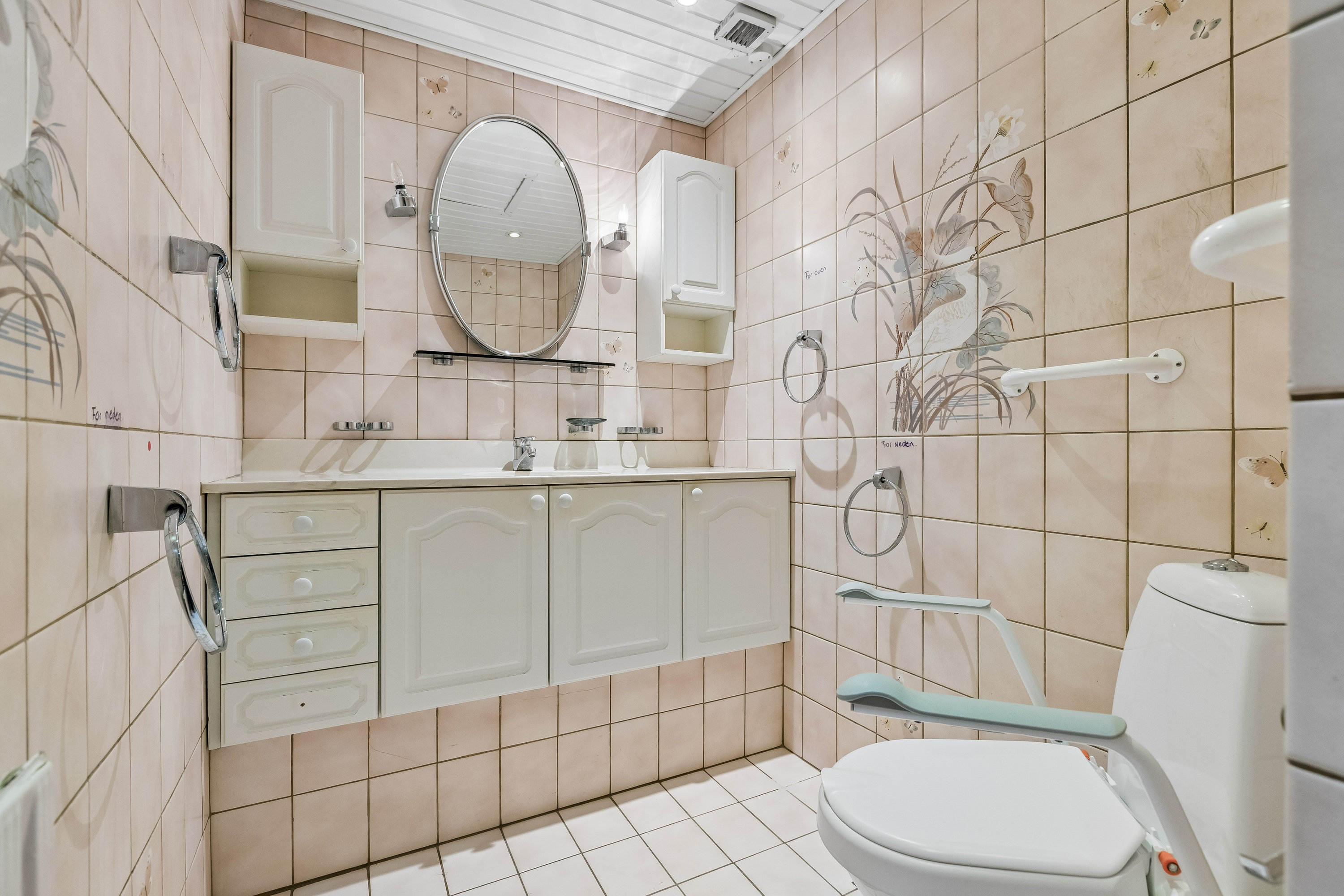 Fremhævet badeværelse billede i fuldskærmstilstand. Billede af Stenlængen 10, 2770 Kastrup