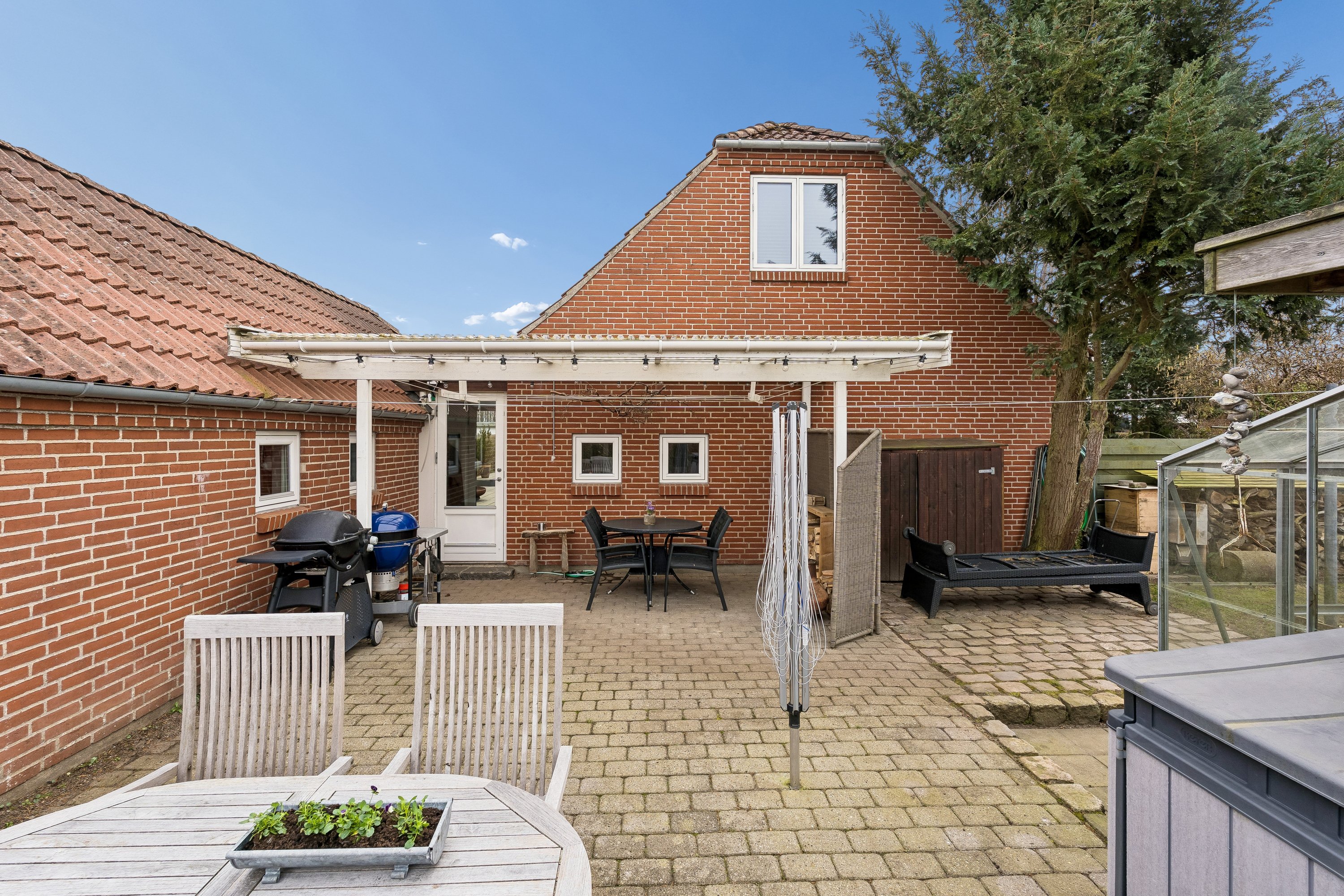 Fremhævet terrasse billede i fuldskærmstilstand. Billede af Olinesmindevej 13, 8722 Hedensted