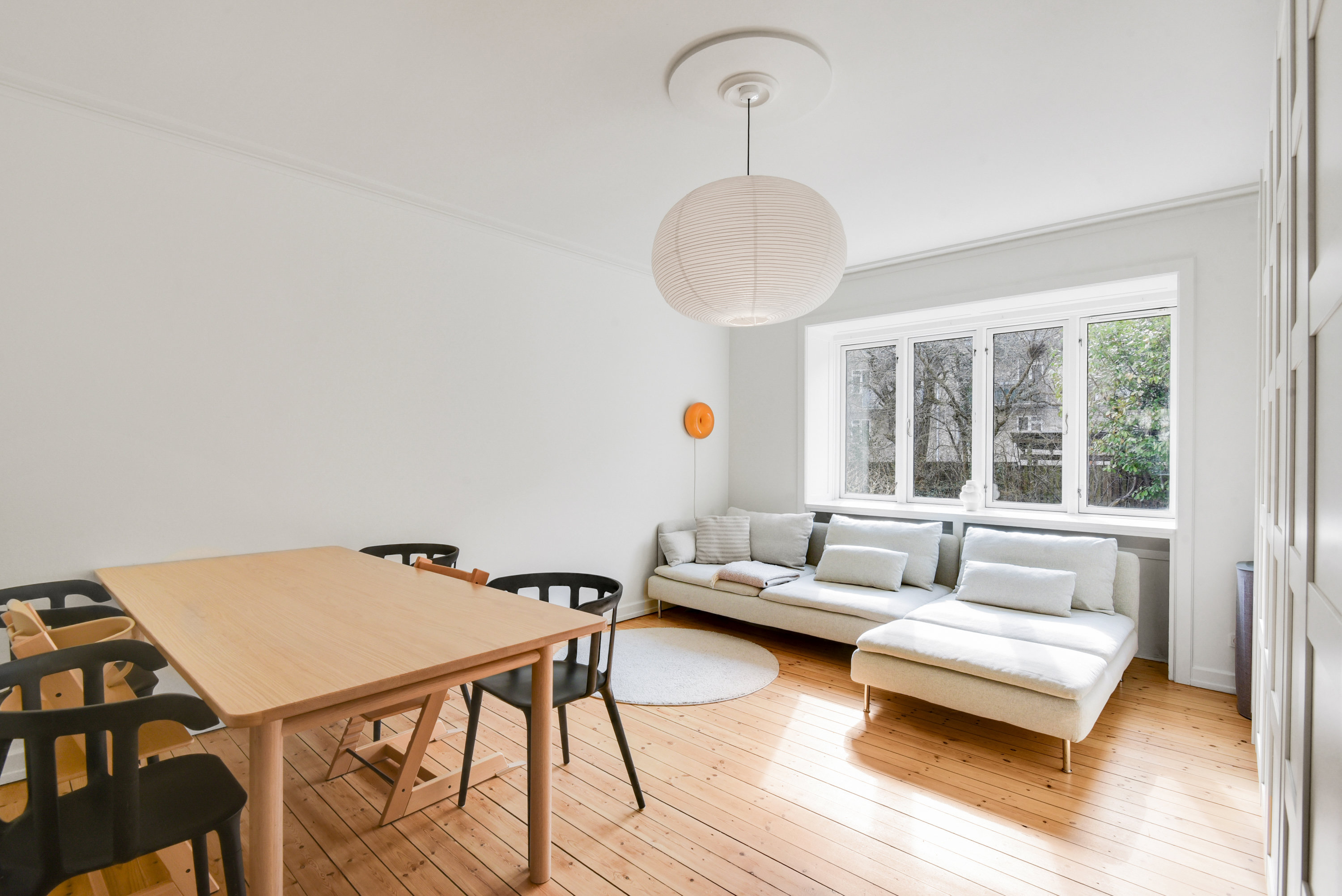 Fremhævet stue billede i fuldskærmstilstand. Billede af Evanstonevej 8A, st.. tv., 2900 Hellerup