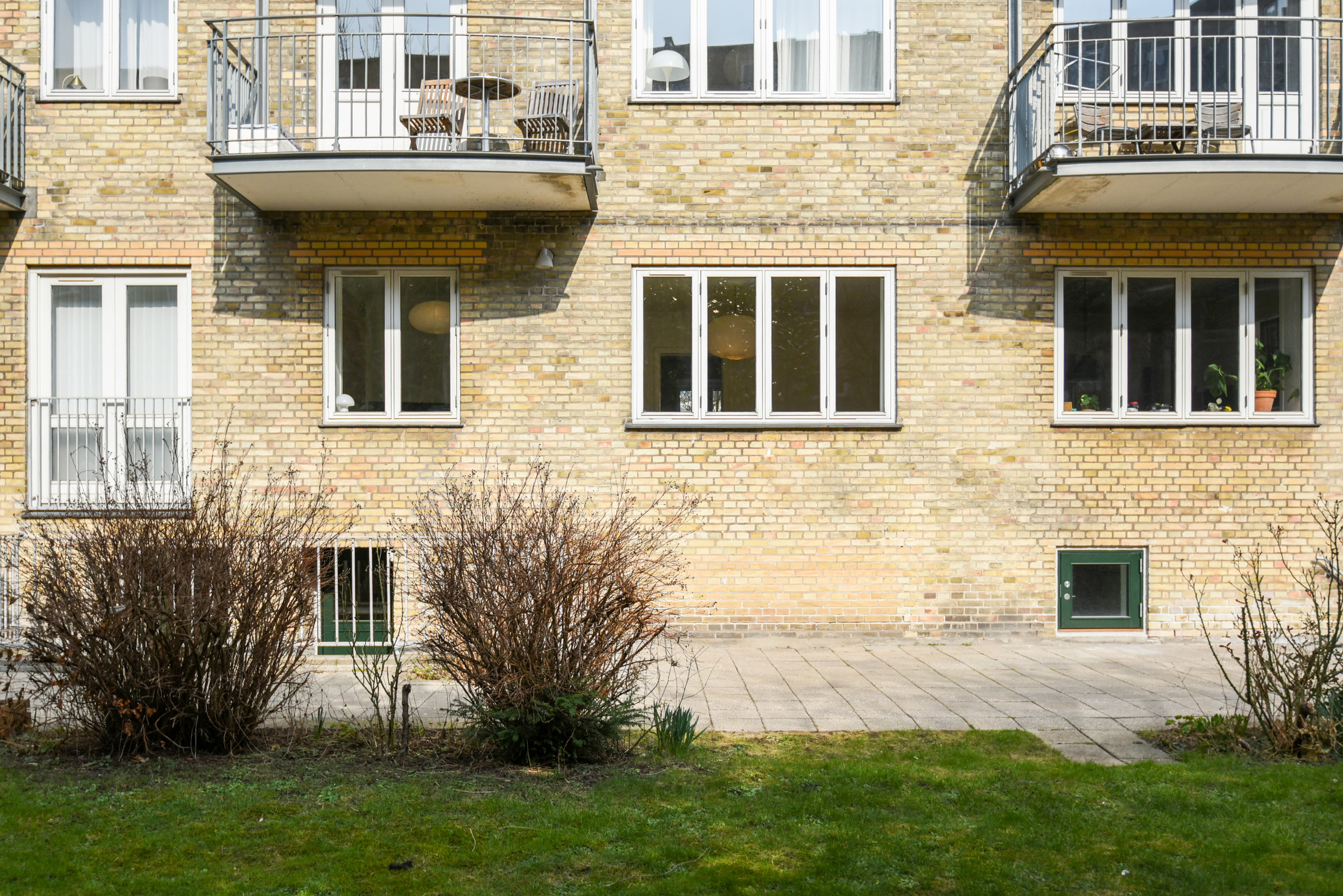 Fremhævet gårdmiljø billede i fuldskærmstilstand. Billede af Evanstonevej 8A, st.. tv., 2900 Hellerup