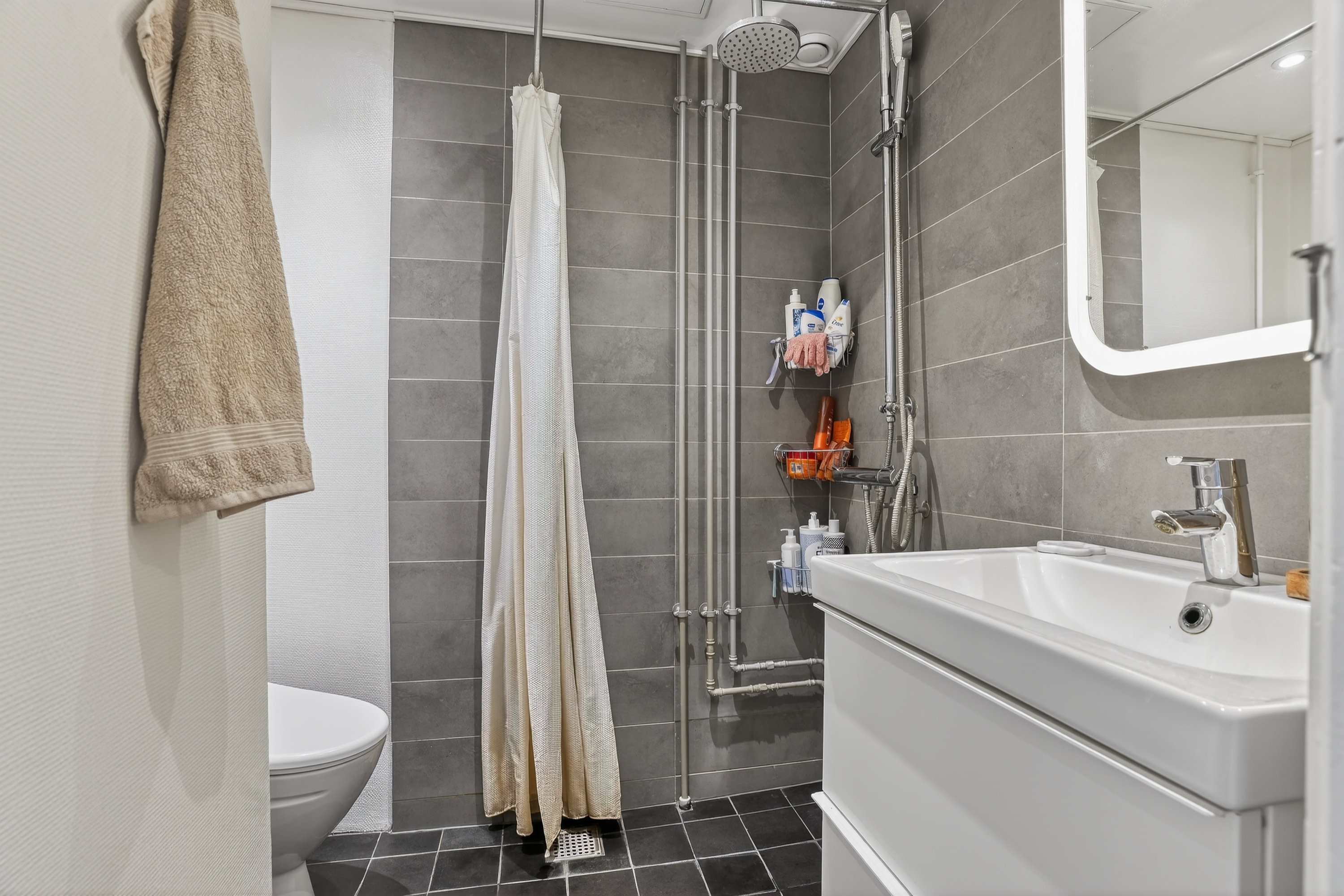 Fremhævet badeværelse billede i fuldskærmstilstand. Billede af Slotsherrensvej 3, st.. th., 2720 Vanløse