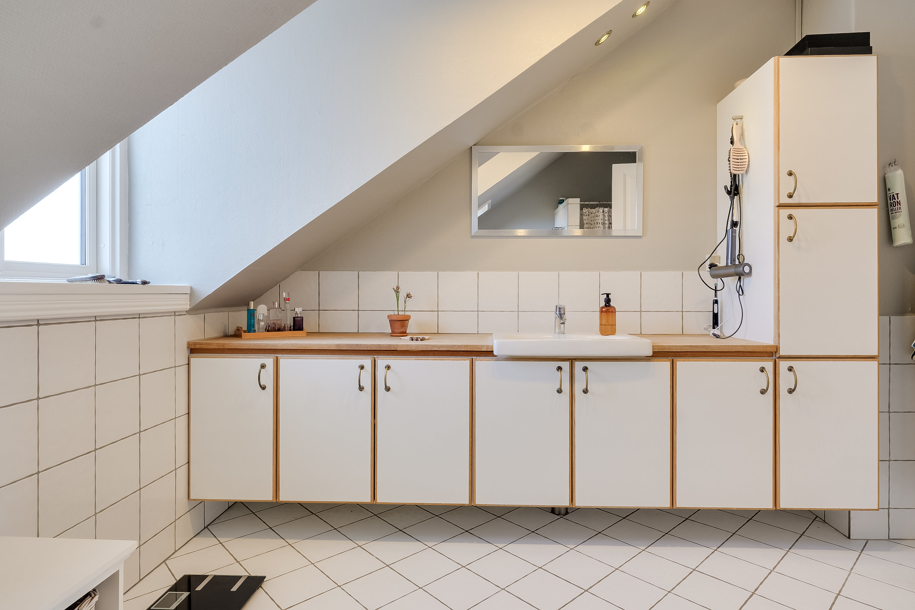 Fremhævet badeværelse billede i fuldskærmstilstand. Billede af Dyrehavevej 26, 5800 Nyborg