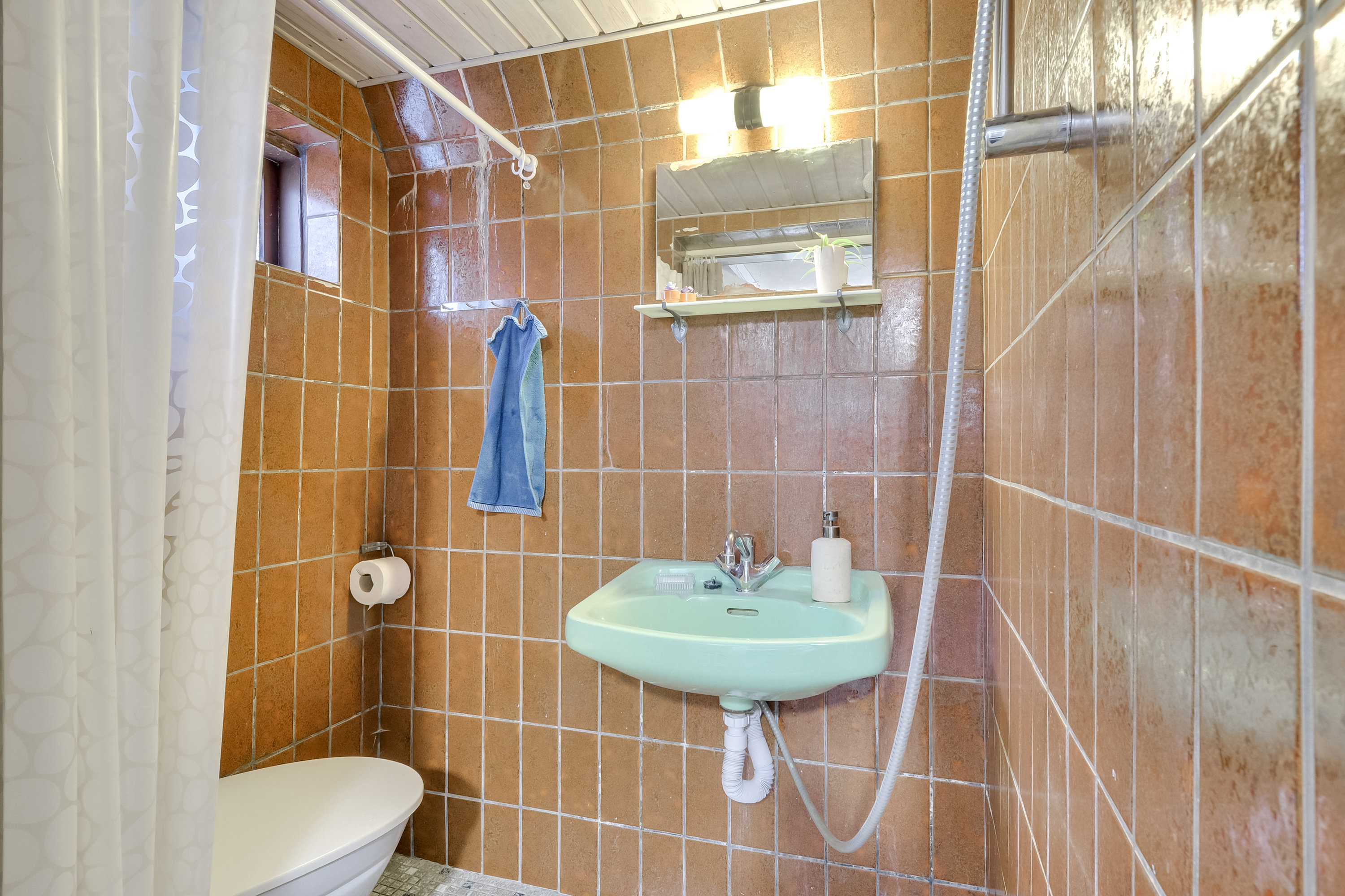 Fremhævet badeværelse billede i fuldskærmstilstand. Billede af Rs Poulsens Vej 4, 5500 Middelfart