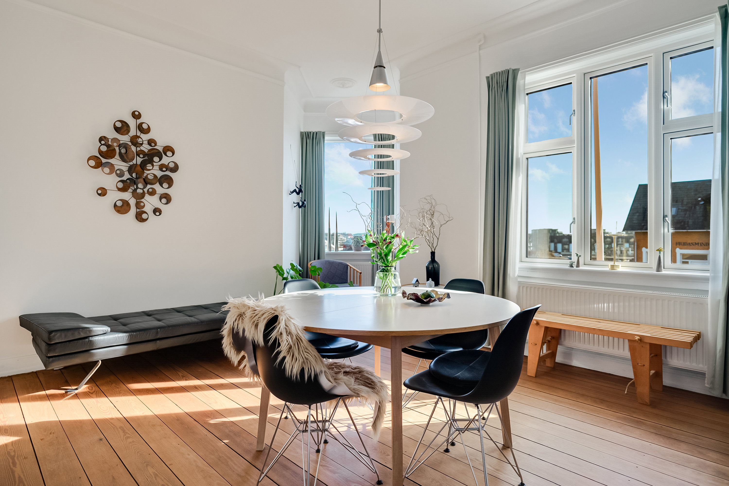 Fremhævet stue billede i fuldskærmstilstand. Billede af Dyrehavevej 26, 5800 Nyborg