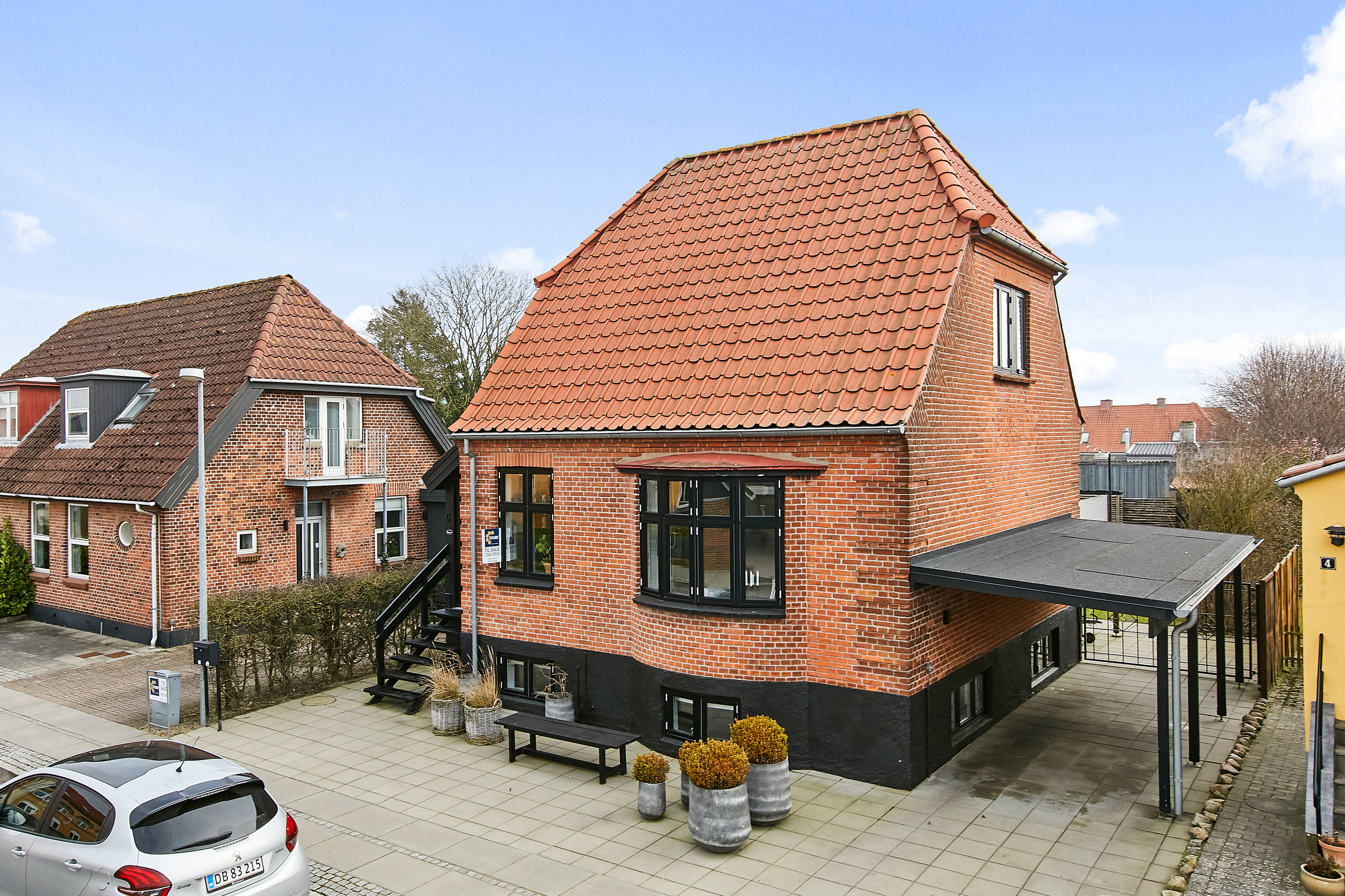 Fremhævet facade fra vejen billede i fuldskærmstilstand. Billede af Læsøgade 6, 8700 Horsens