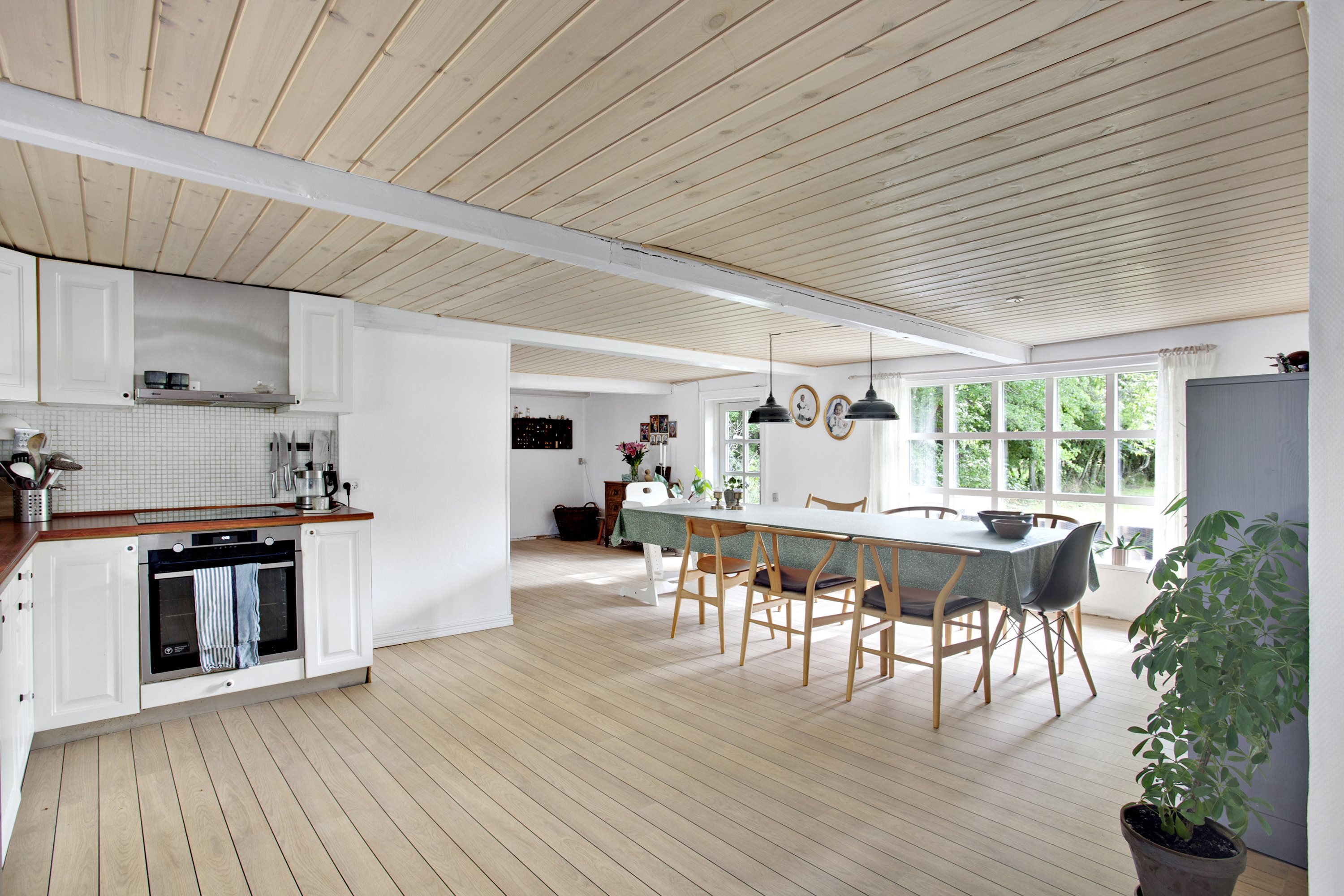 Fremhævet køkken billede i fuldskærmstilstand. Billede af Lille Skovvej 9, Byrum, 9940 Læsø