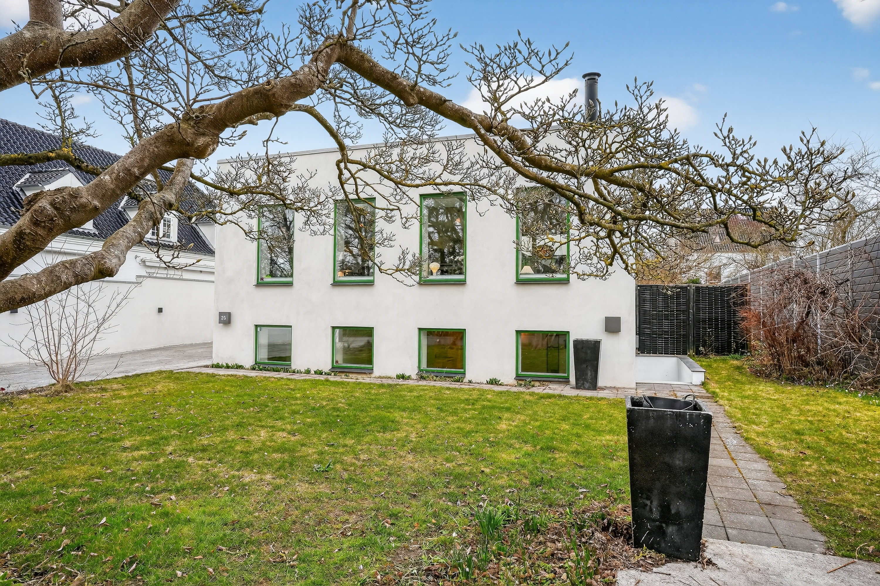 Miniaturebillede 1: ejendommen. Billede af Engdraget 25, 2500 Valby