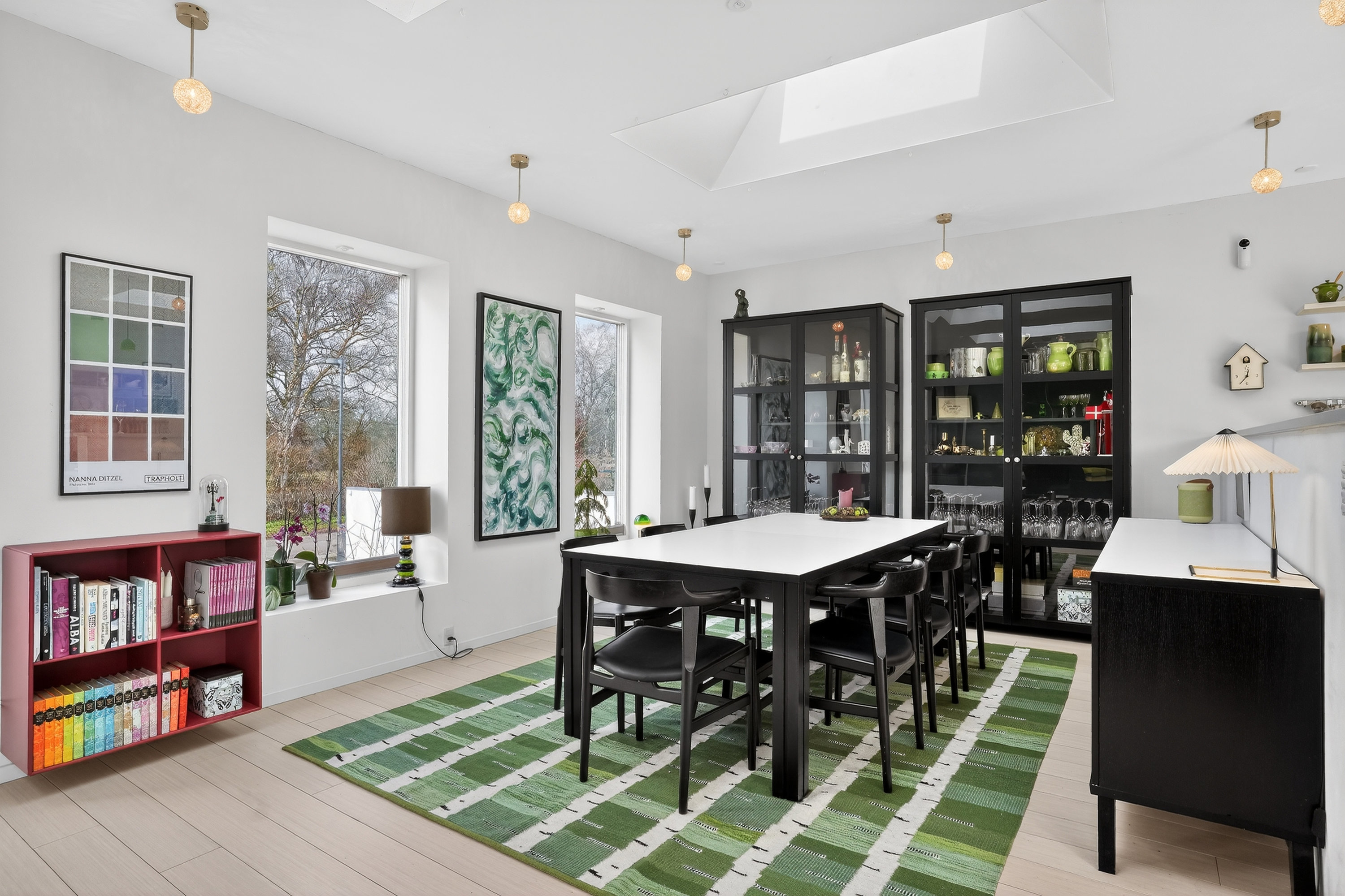 Fremhævet spisestue billede i fuldskærmstilstand. Billede af Engdraget 25, 2500 Valby