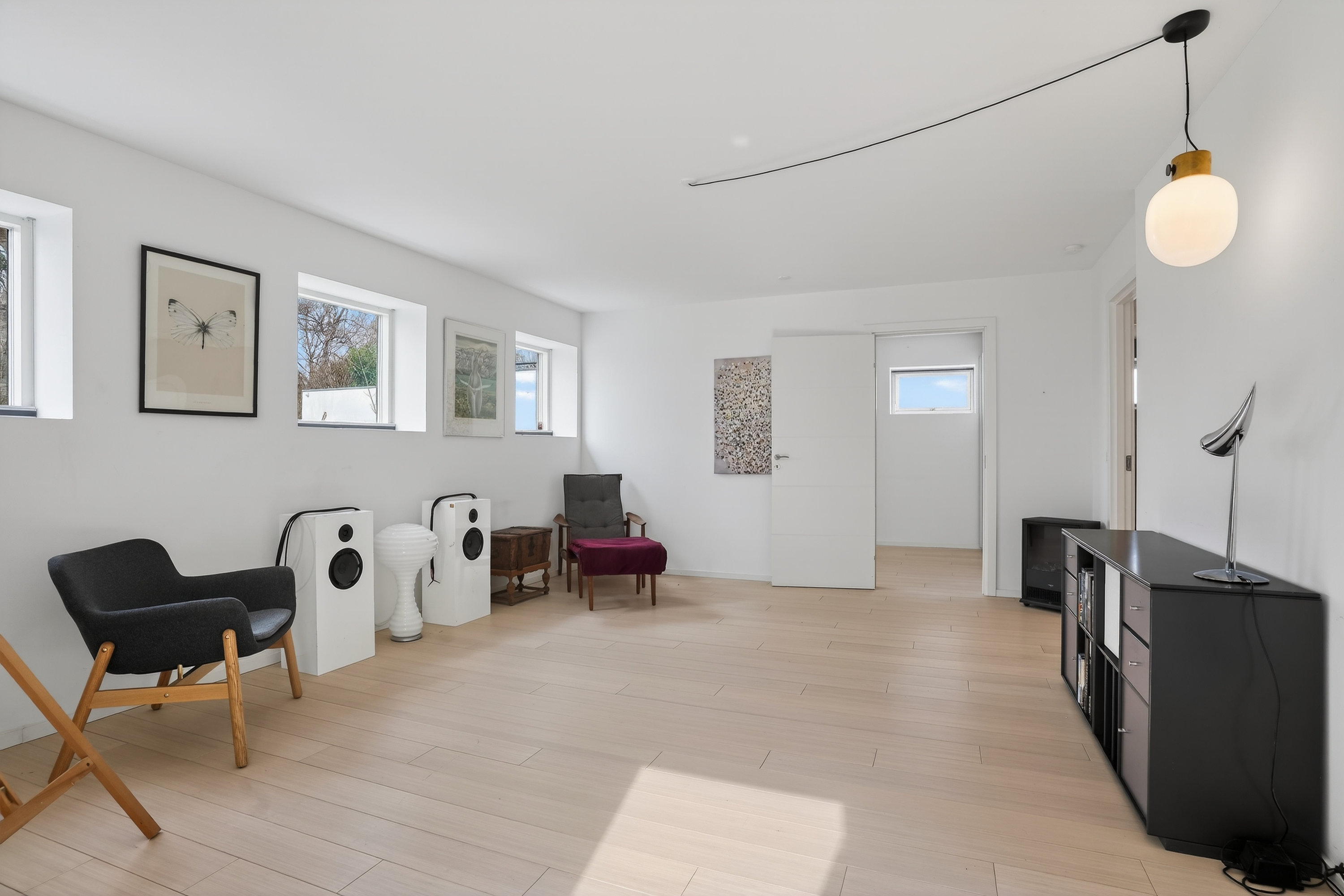 Fremhævet stue billede i fuldskærmstilstand. Billede af Engdraget 25, 2500 Valby