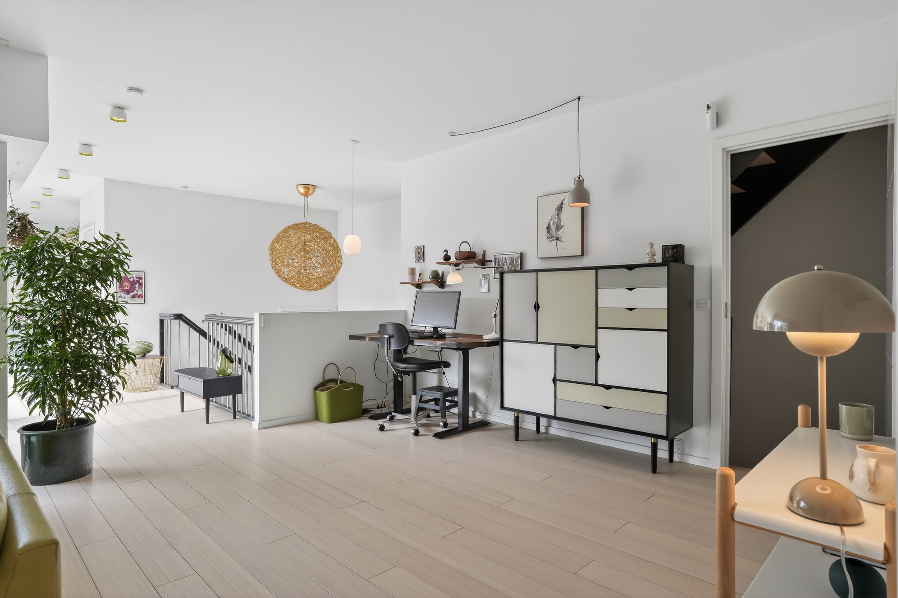 Fremhævet stue billede i fuldskærmstilstand. Billede af Engdraget 25, 2500 Valby