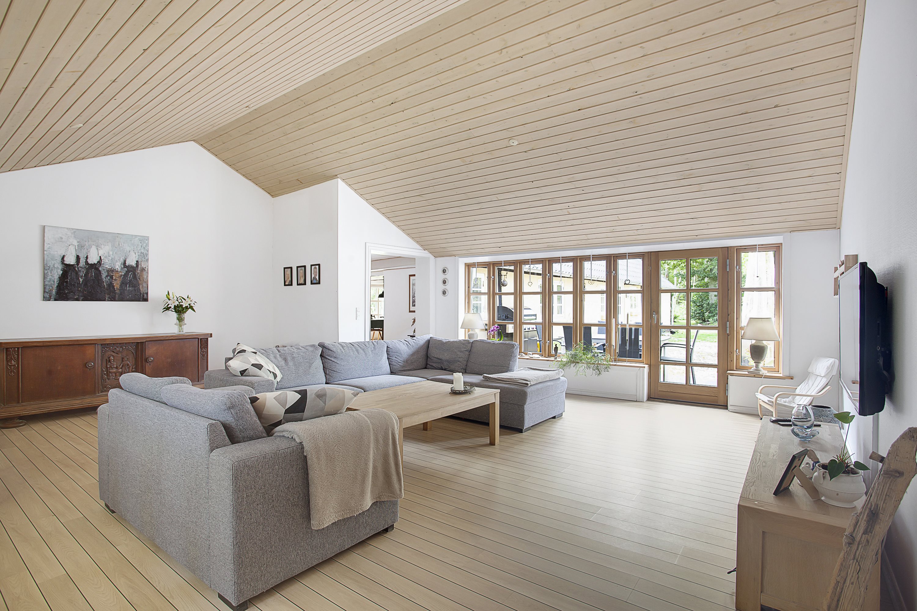 Fremhævet stue billede i fuldskærmstilstand. Billede af Lille Skovvej 9, Byrum, 9940 Læsø