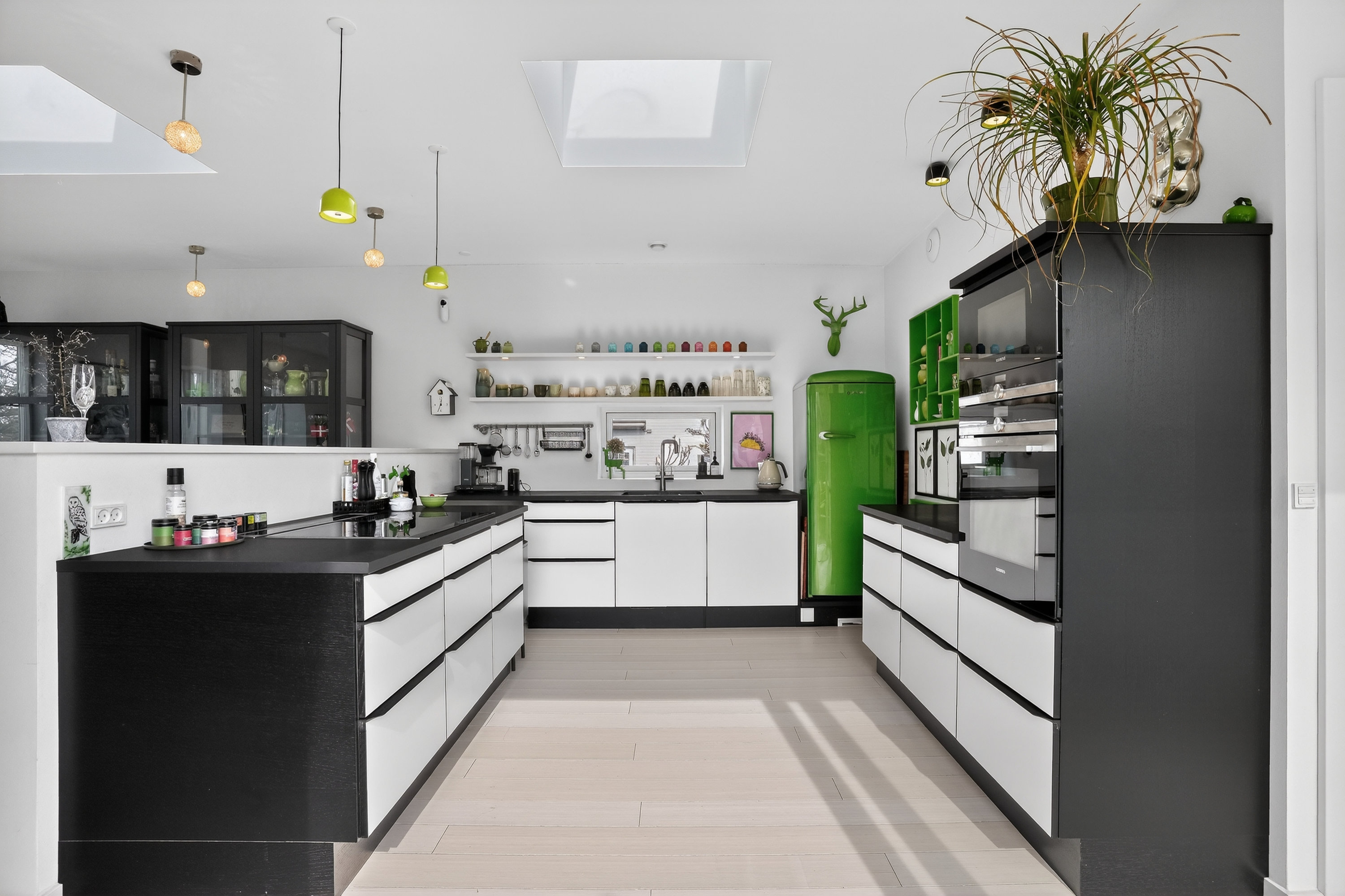 Fremhævet køkken billede i fuldskærmstilstand. Billede af Engdraget 25, 2500 Valby