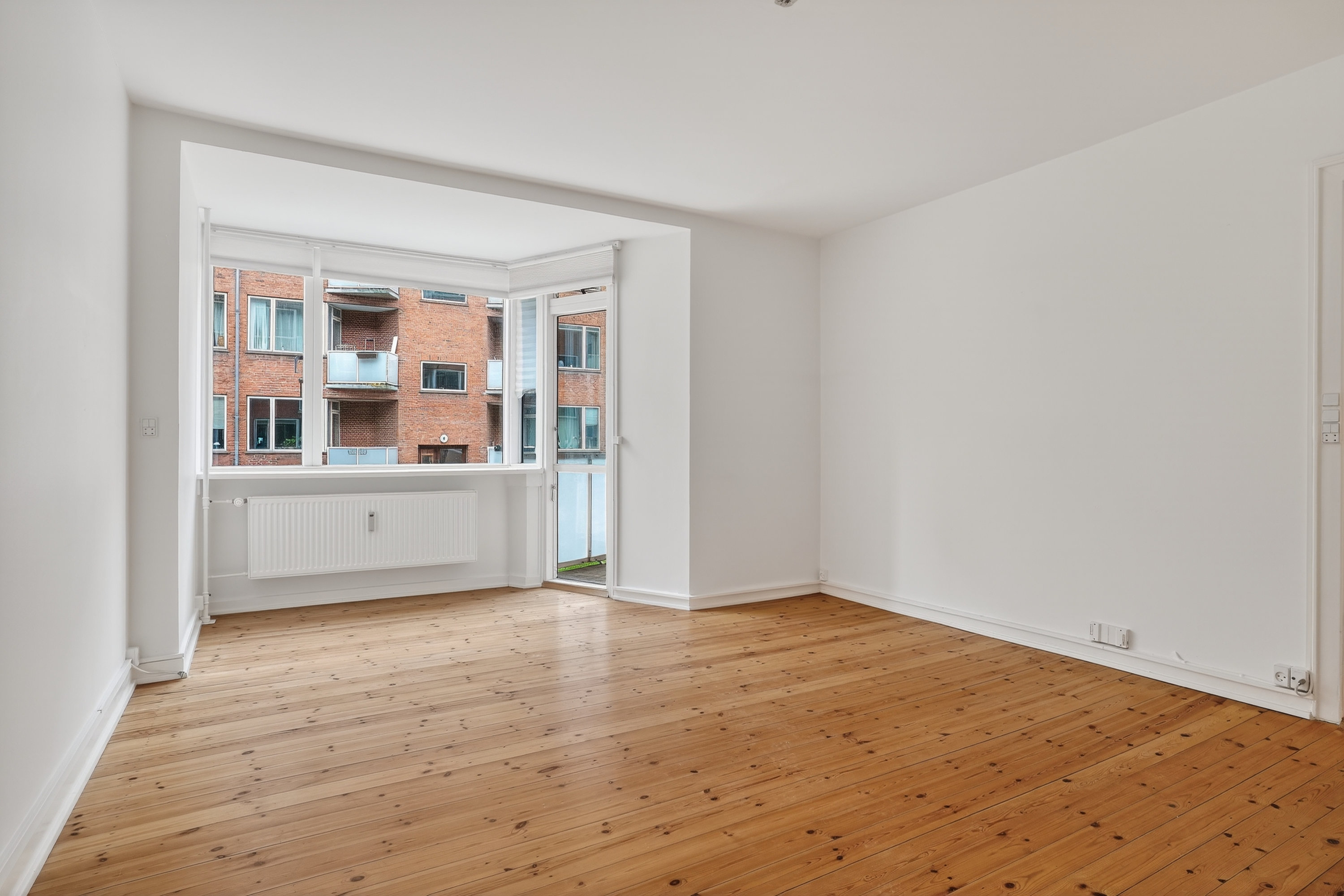 Fremhævet stue billede i fuldskærmstilstand. Billede af Ved Andebakken 5, st.. th., 2000 Frederiksberg