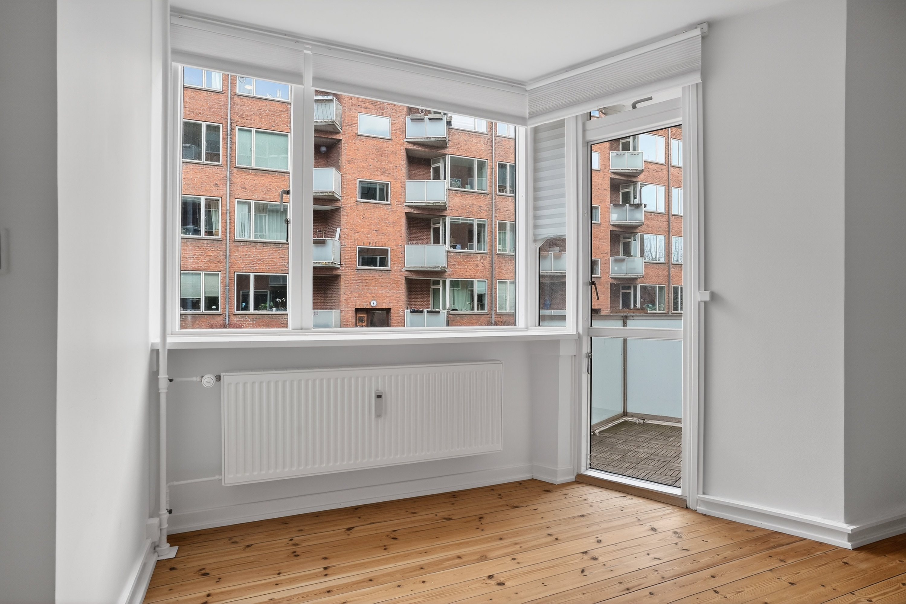 Fremhævet stue billede i fuldskærmstilstand. Billede af Ved Andebakken 5, st.. th., 2000 Frederiksberg