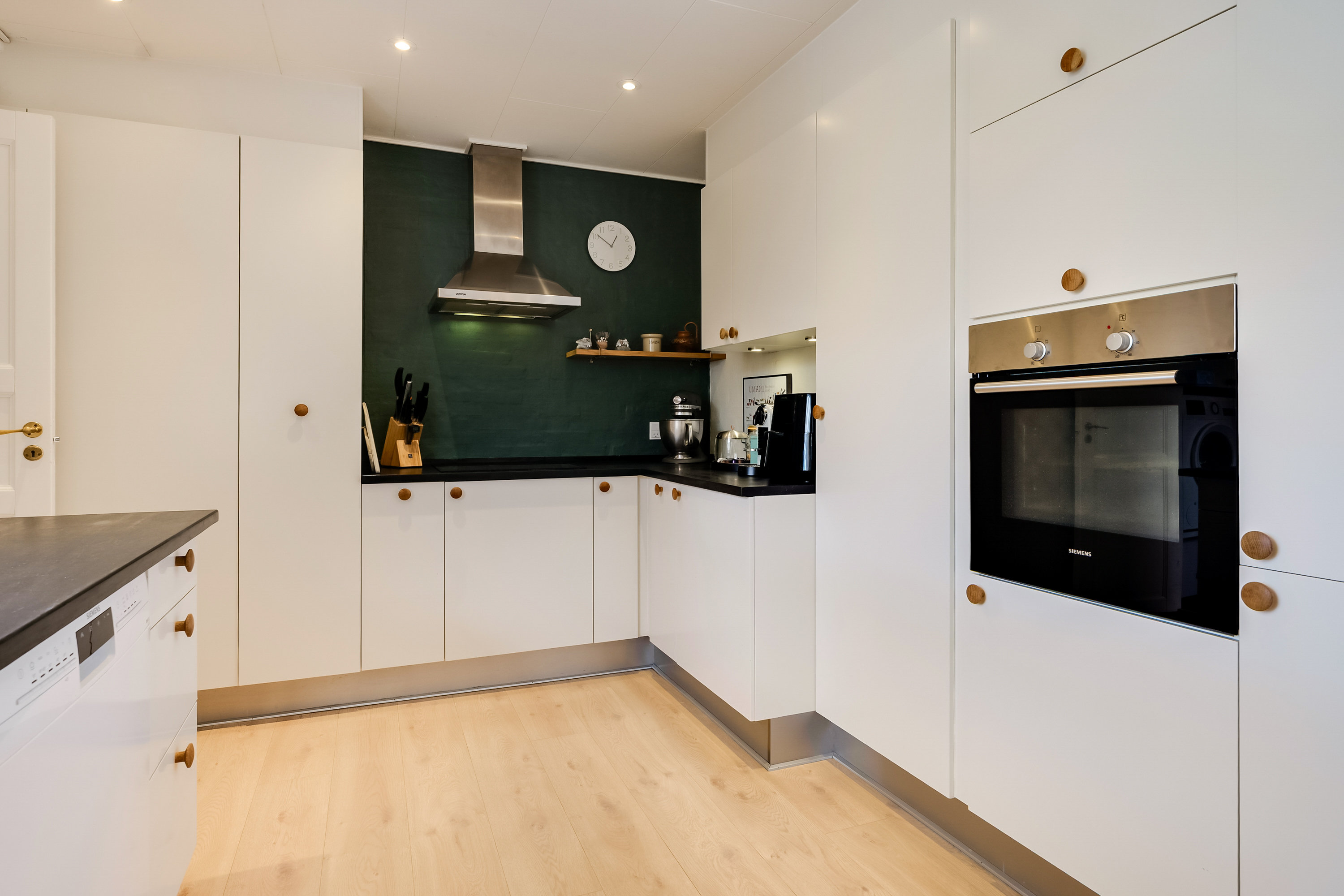 Fremhævet køkken billede i fuldskærmstilstand. Billede af Risvej 88, 5800 Nyborg