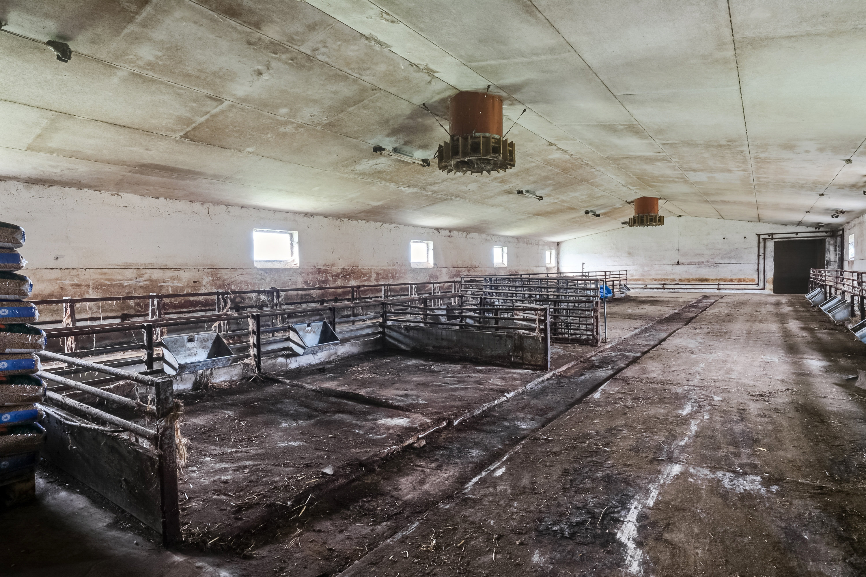 Fremhævet stald billede i fuldskærmstilstand. Billede af Strandgade 117, Strandby, 5683 Haarby