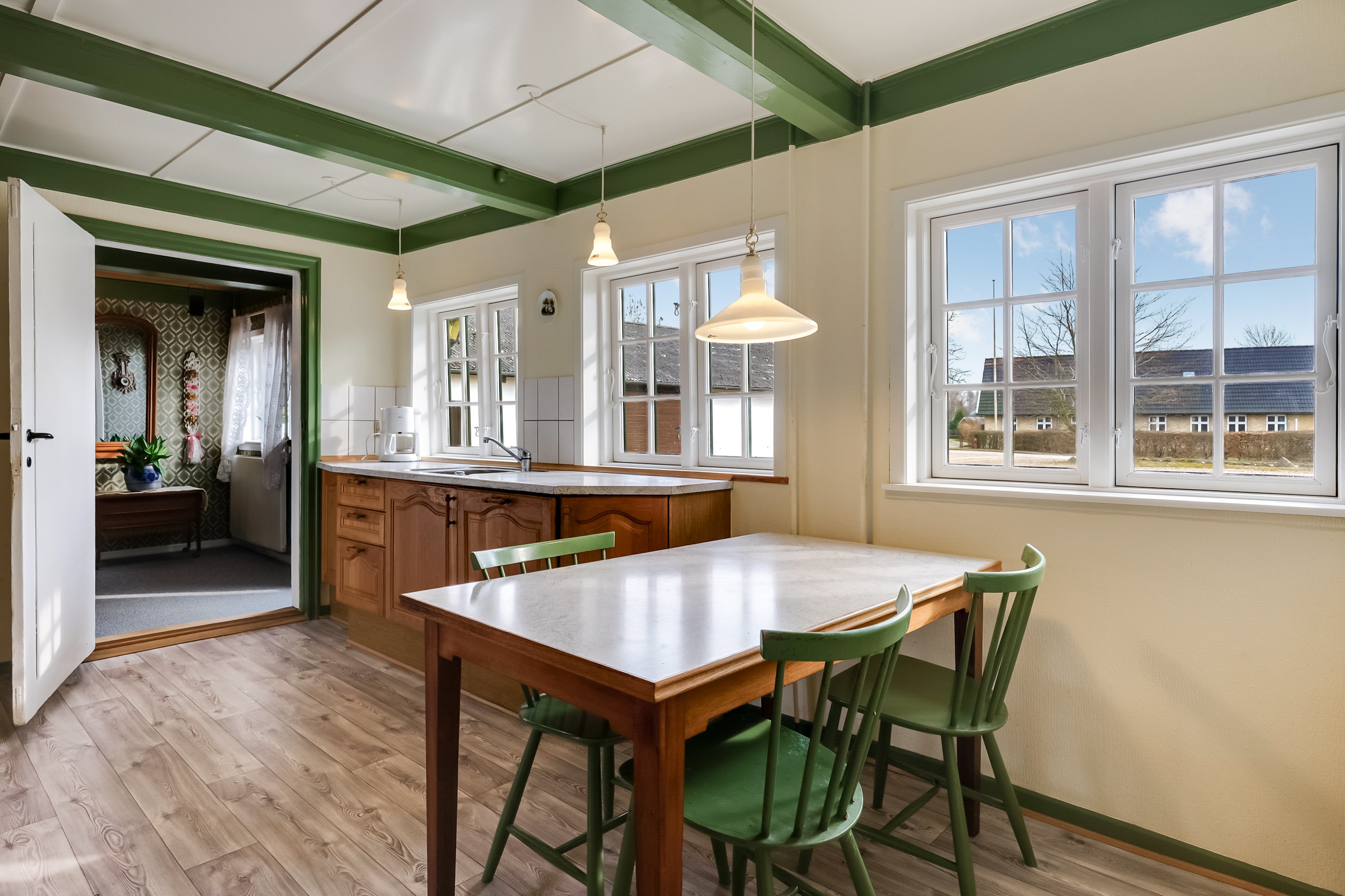 Fremhævet køkken billede i fuldskærmstilstand. Billede af Strandgade 117, Strandby, 5683 Haarby