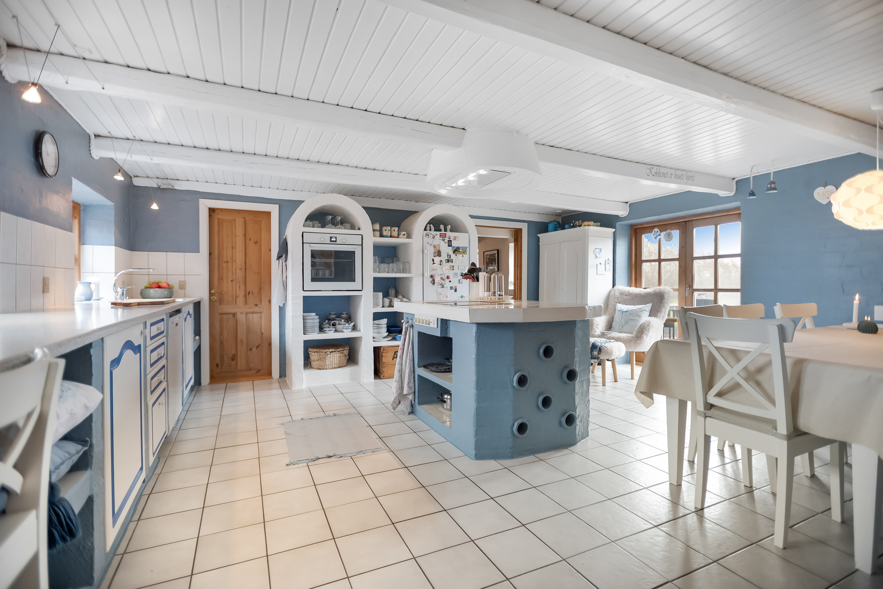 Fremhævet køkken billede i fuldskærmstilstand. Billede af Vestervej 10, 6980 Tim