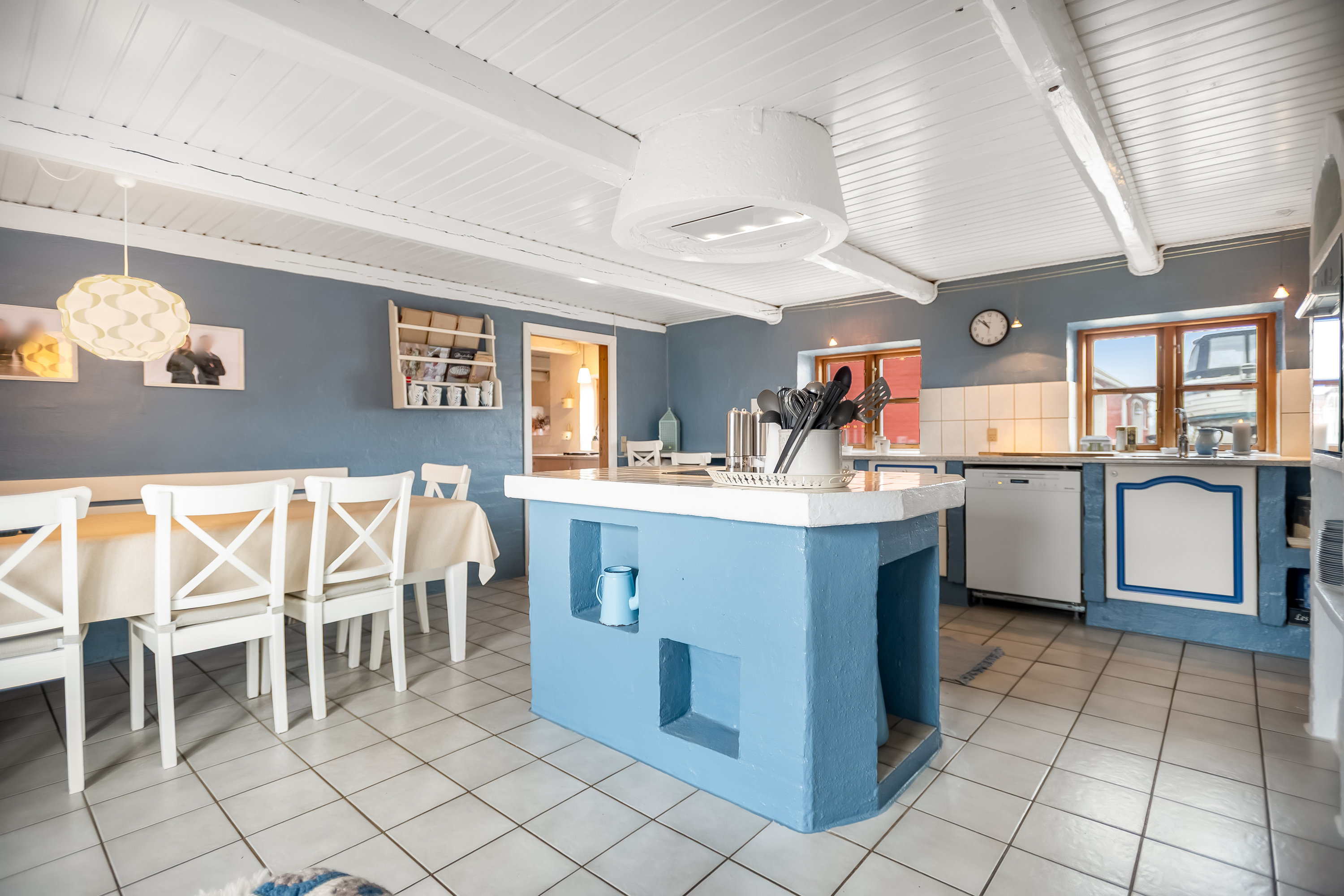 Fremhævet køkken billede i fuldskærmstilstand. Billede af Vestervej 10, 6980 Tim