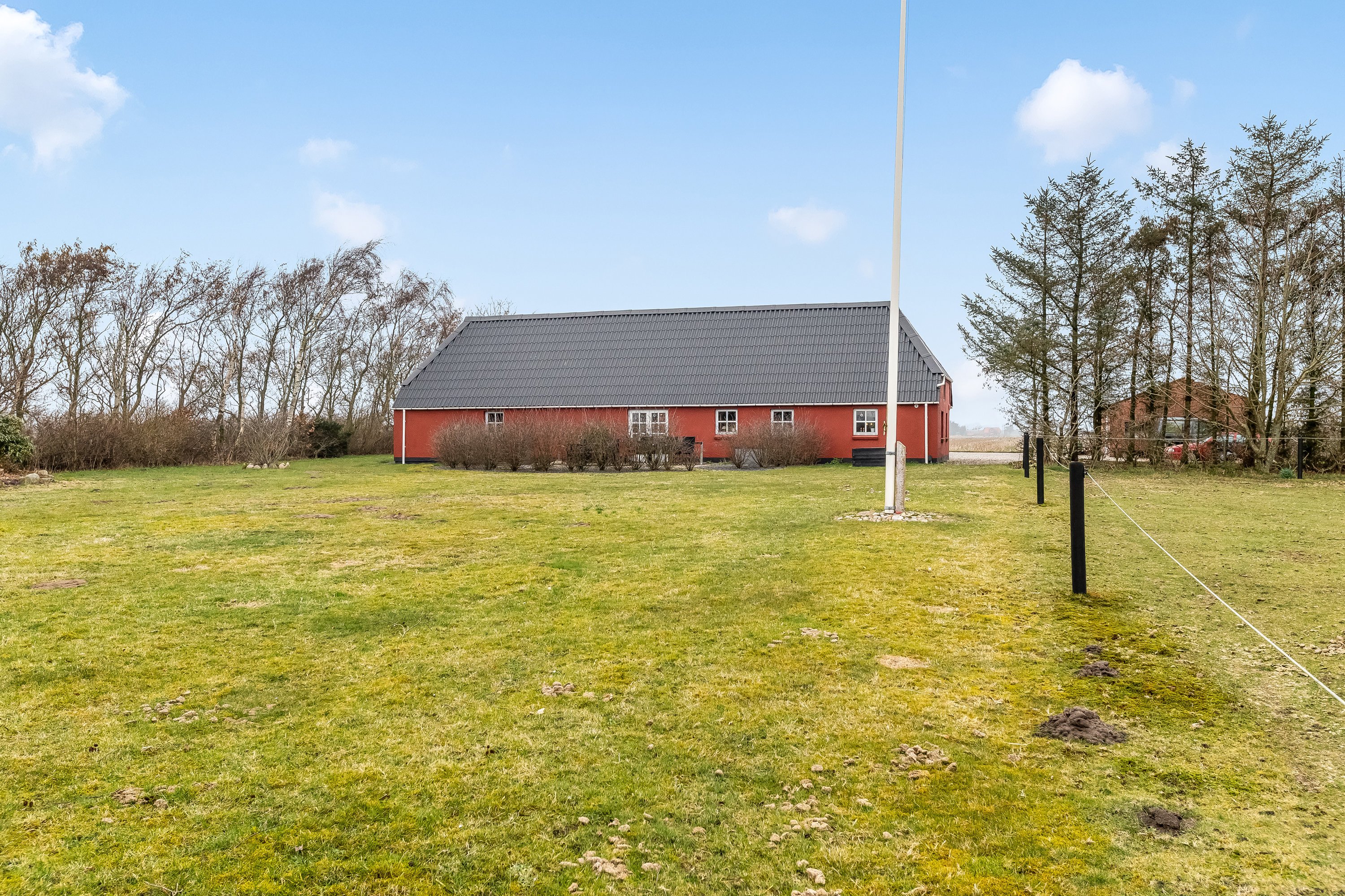 Fremhævet ejendommen billede i fuldskærmstilstand. Billede af Vestervej 10, 6980 Tim