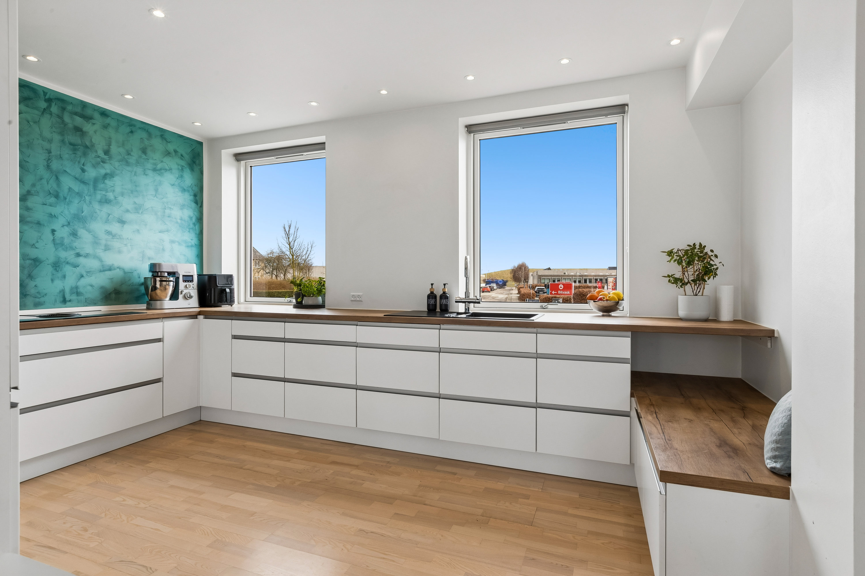Fremhævet køkken billede i fuldskærmstilstand. Billede af Amager Landevej 150C, 2770 Kastrup