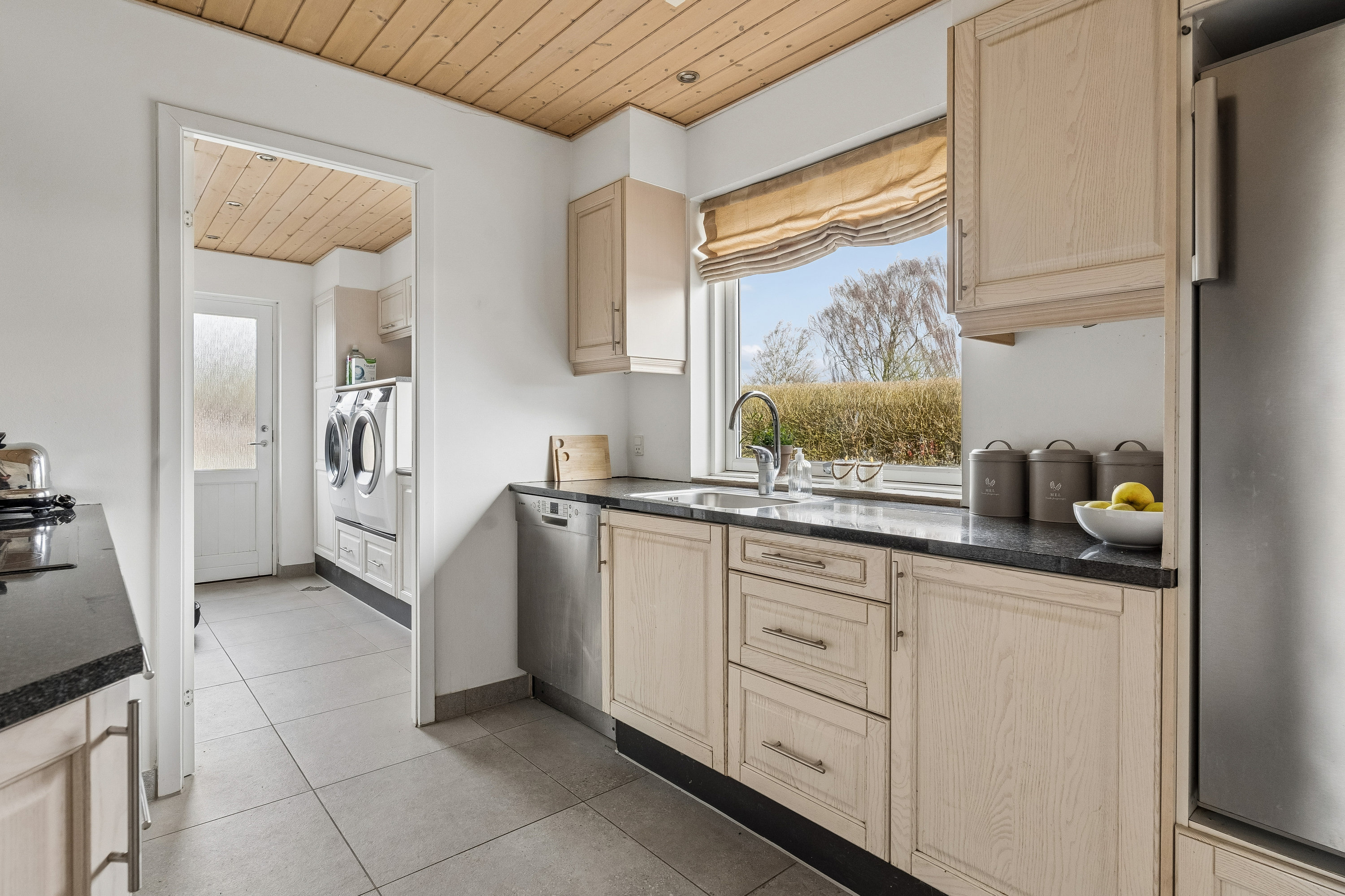 Fremhævet køkken billede i fuldskærmstilstand. Billede af Bøgevej 13, 8723 Løsning