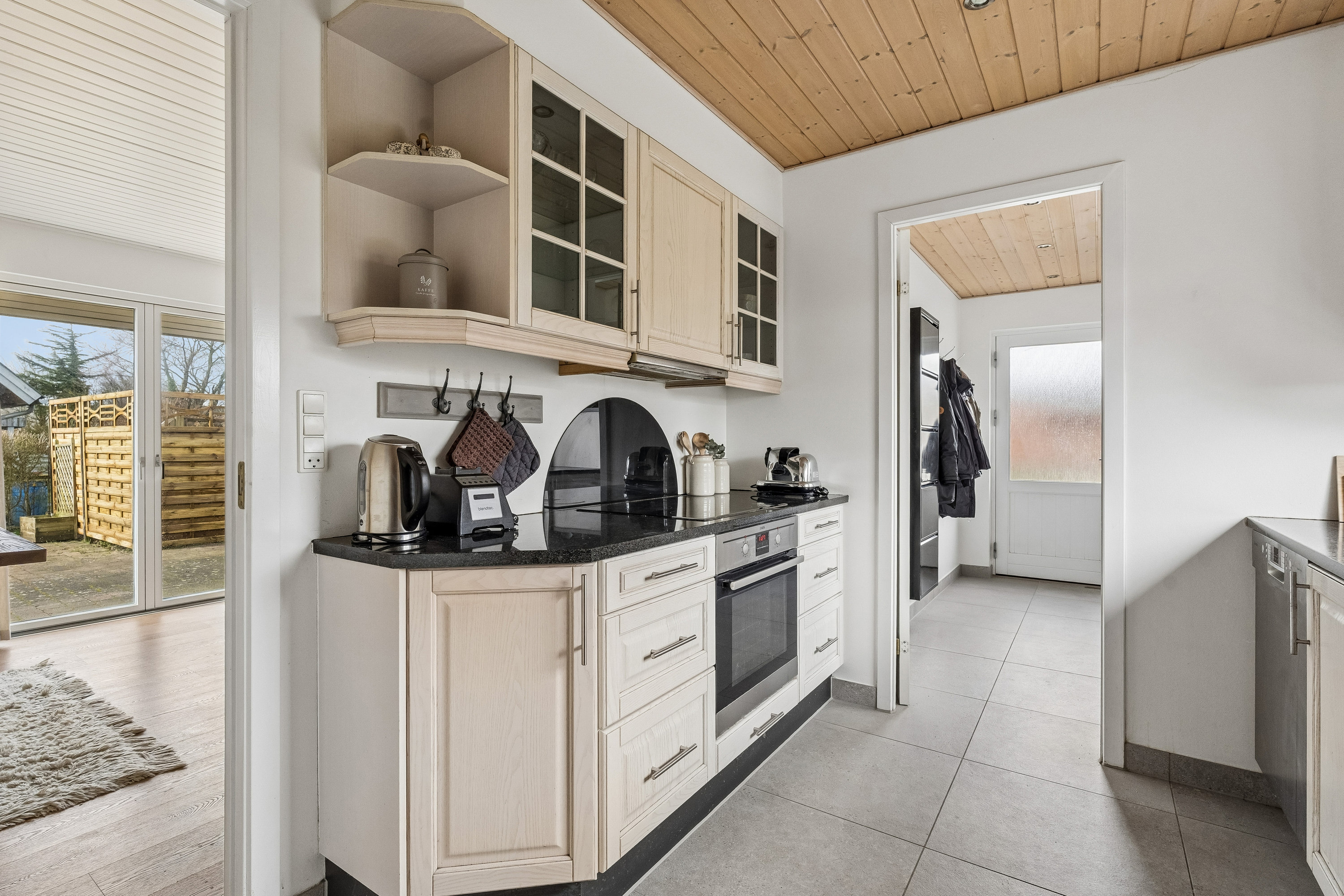 Fremhævet køkken billede i fuldskærmstilstand. Billede af Bøgevej 13, 8723 Løsning