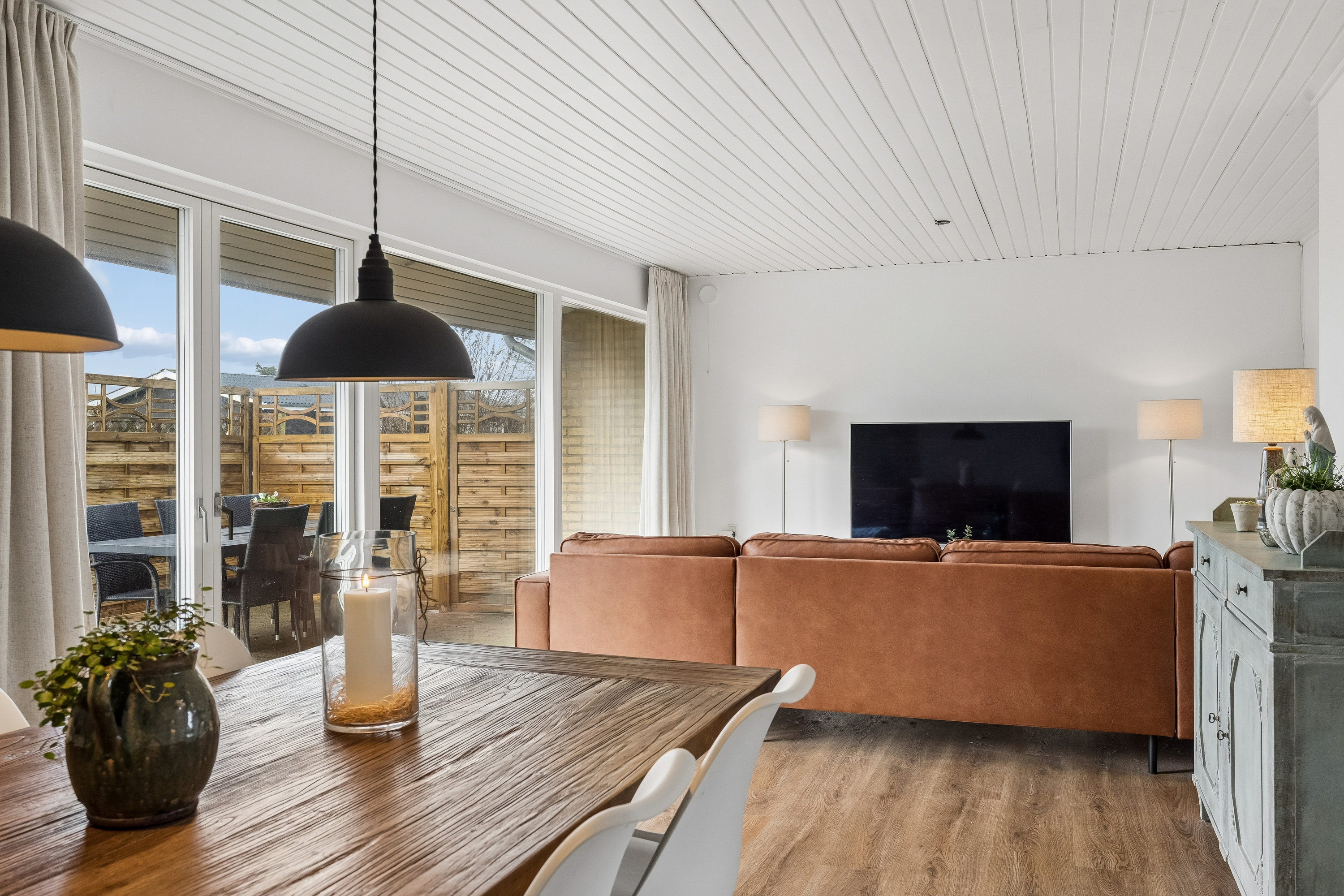 Fremhævet stue billede i fuldskærmstilstand. Billede af Bøgevej 13, 8723 Løsning