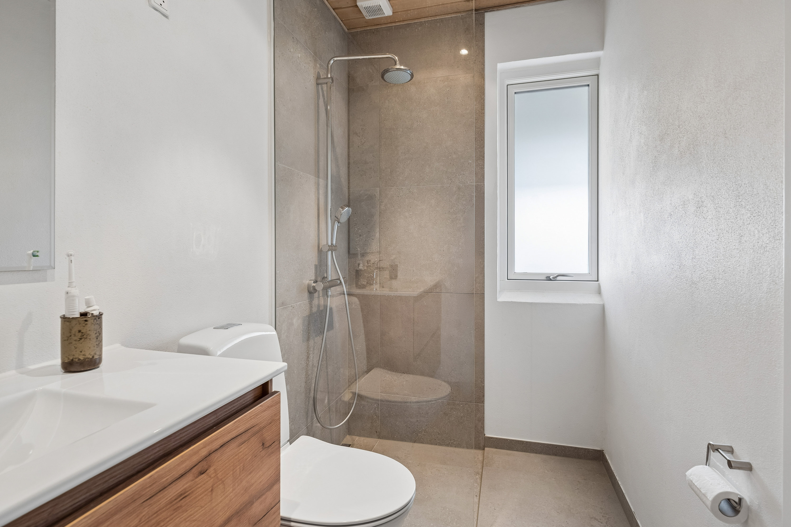 Fremhævet badeværelse billede i fuldskærmstilstand. Billede af Bøgevej 13, 8723 Løsning