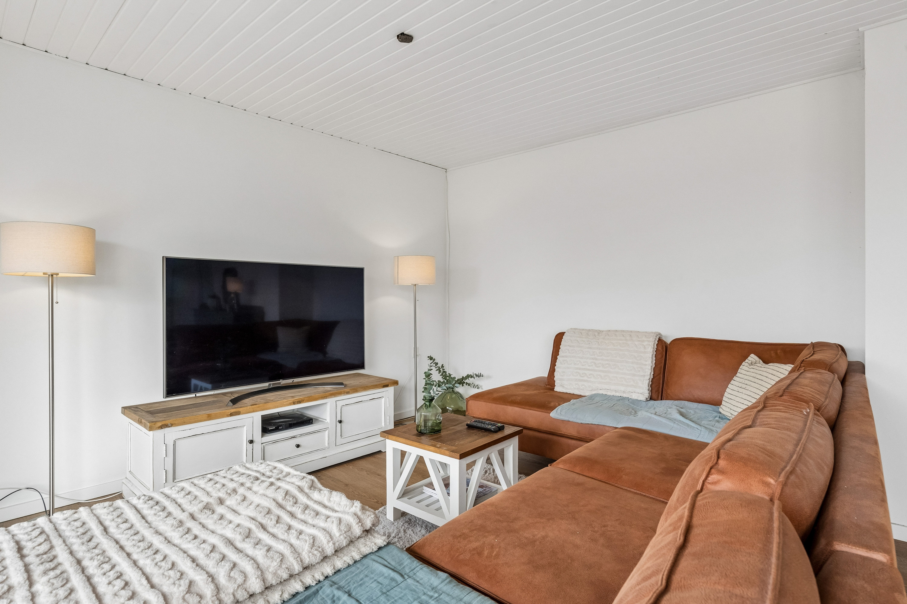 Fremhævet stue billede i fuldskærmstilstand. Billede af Bøgevej 13, 8723 Løsning